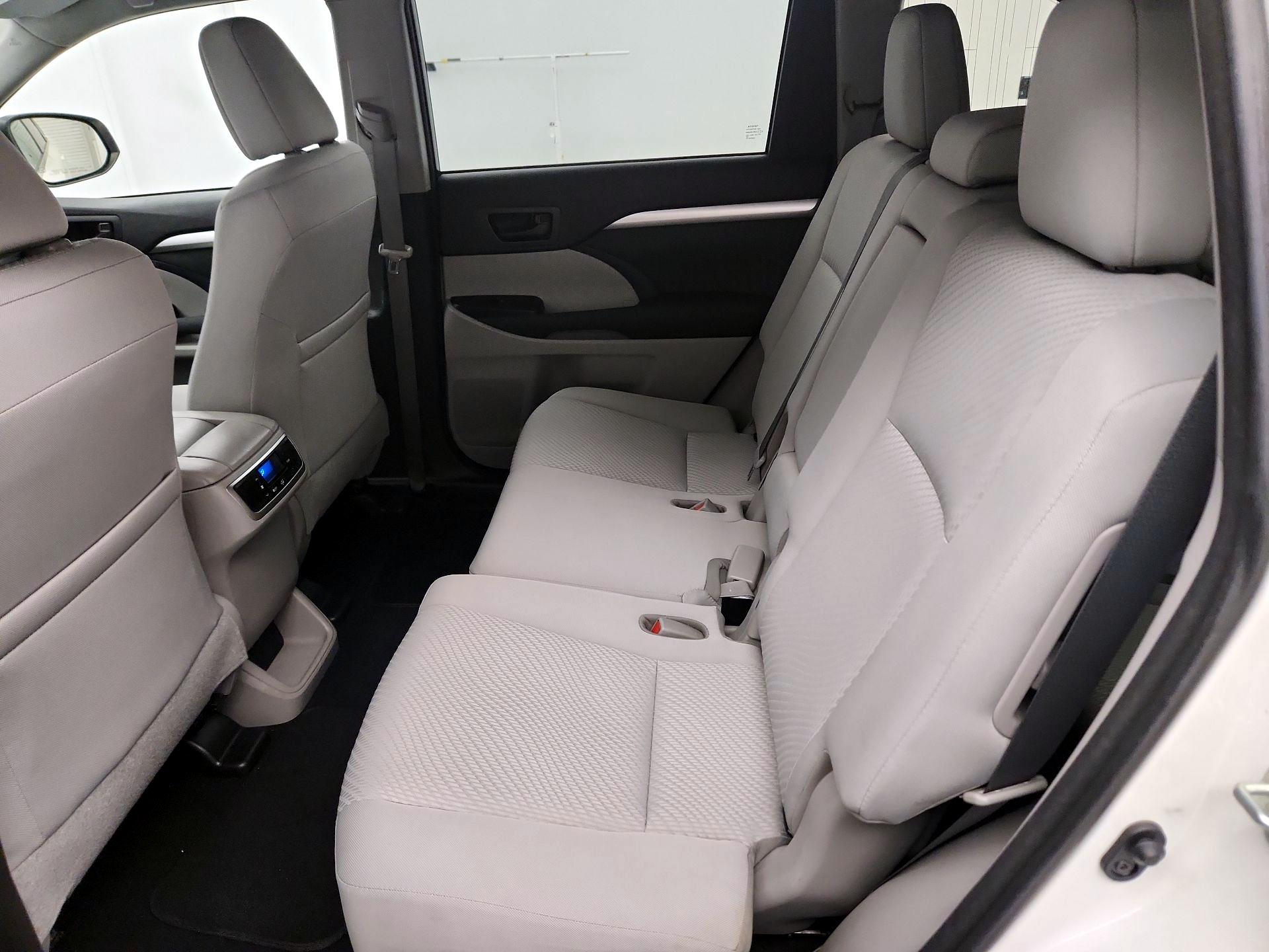 Thumbnail: 2018 Toyota Highlander - 19