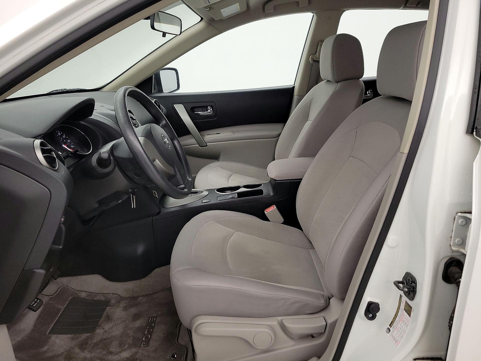 Thumbnail: 2015 Nissan Rogue - 11