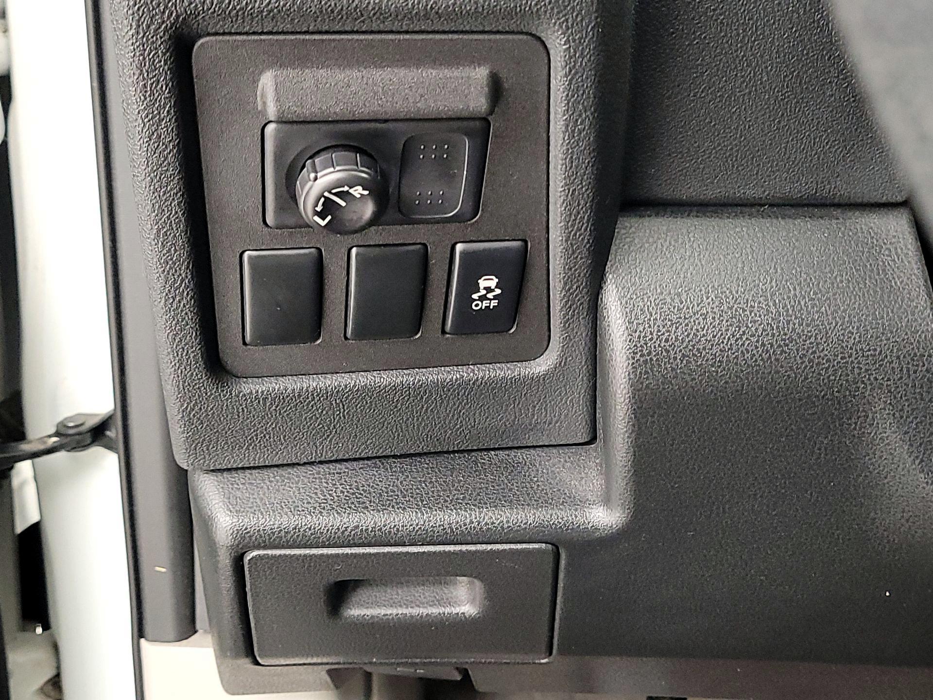 Thumbnail: 2015 Nissan Rogue - 13