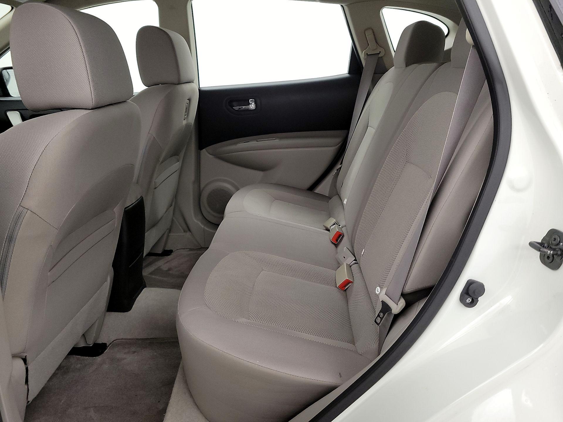 Thumbnail: 2015 Nissan Rogue - 18