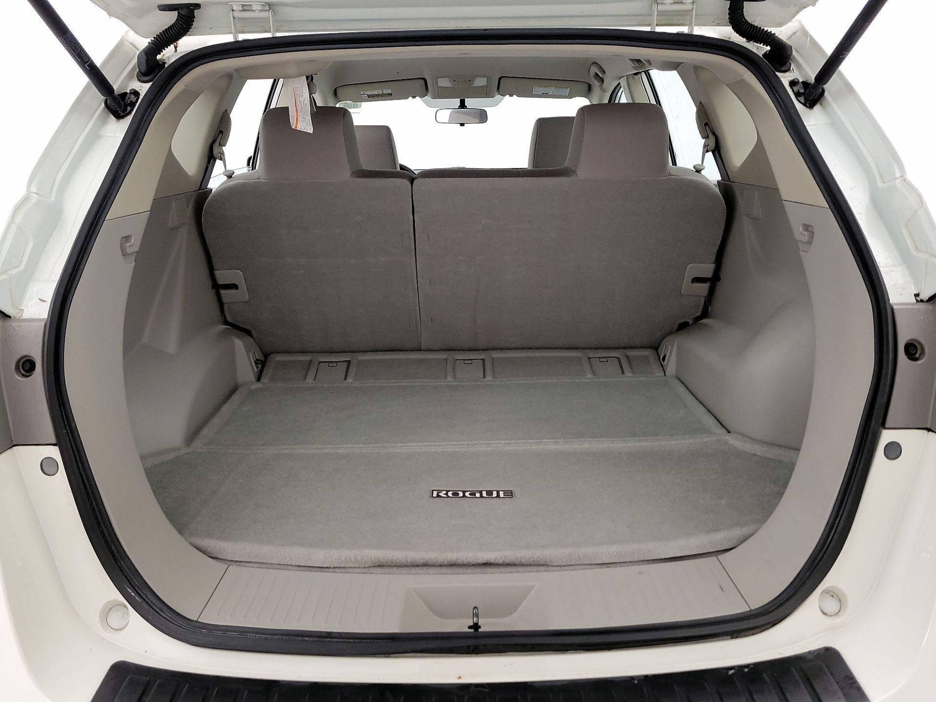 Thumbnail: 2015 Nissan Rogue - 19