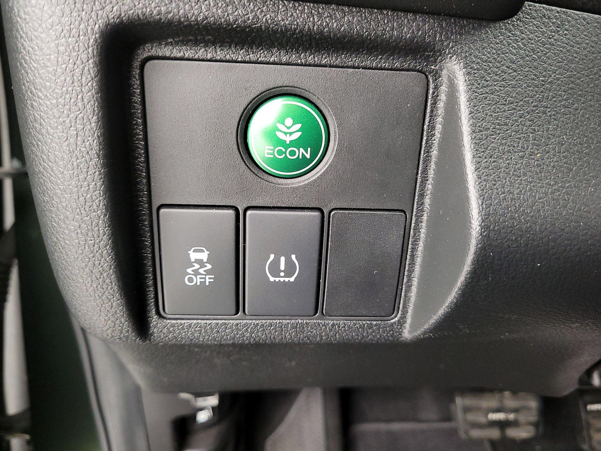 Thumbnail: 2016 Honda HR-V - 13