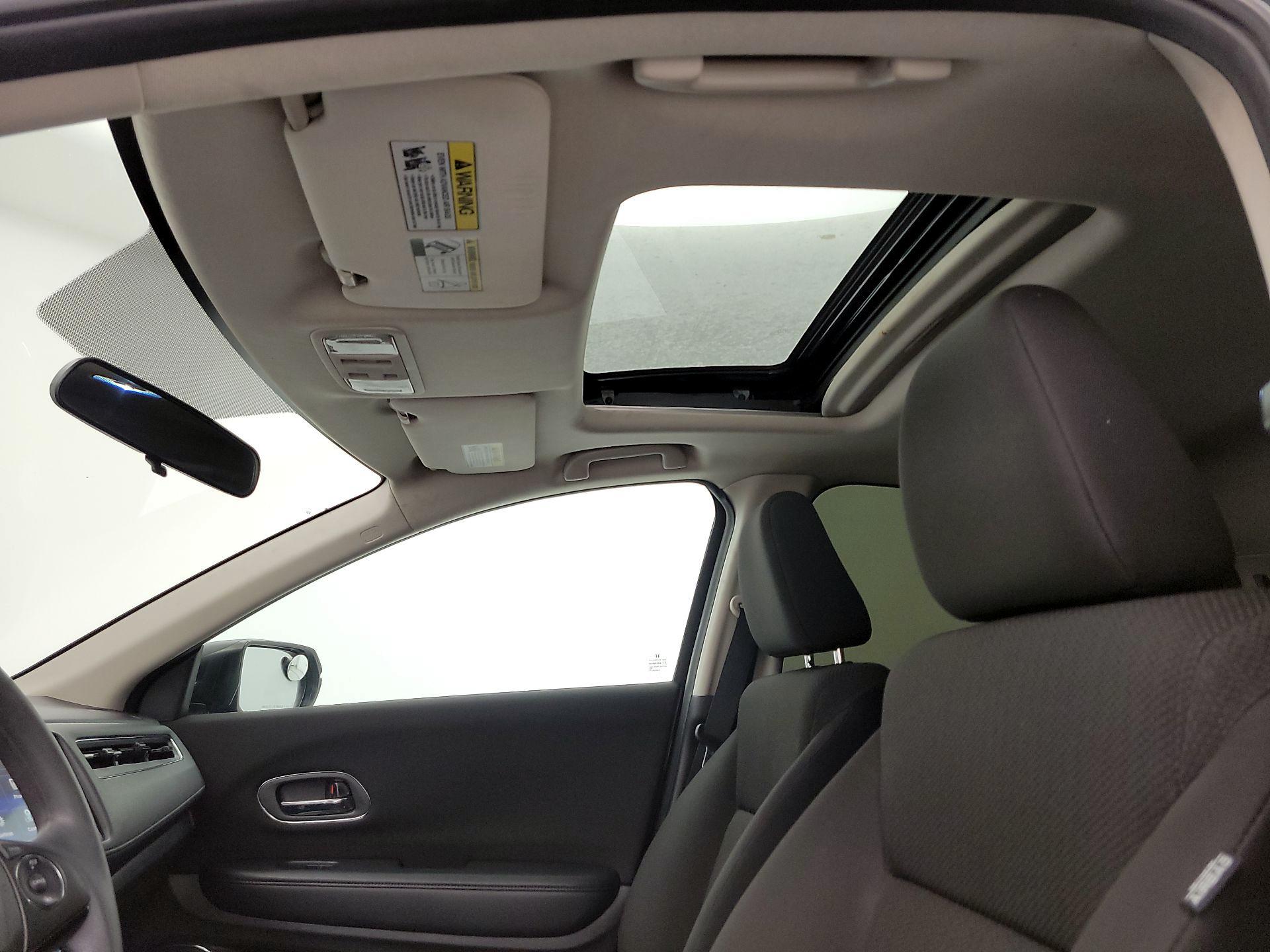 Thumbnail: 2016 Honda HR-V - 19