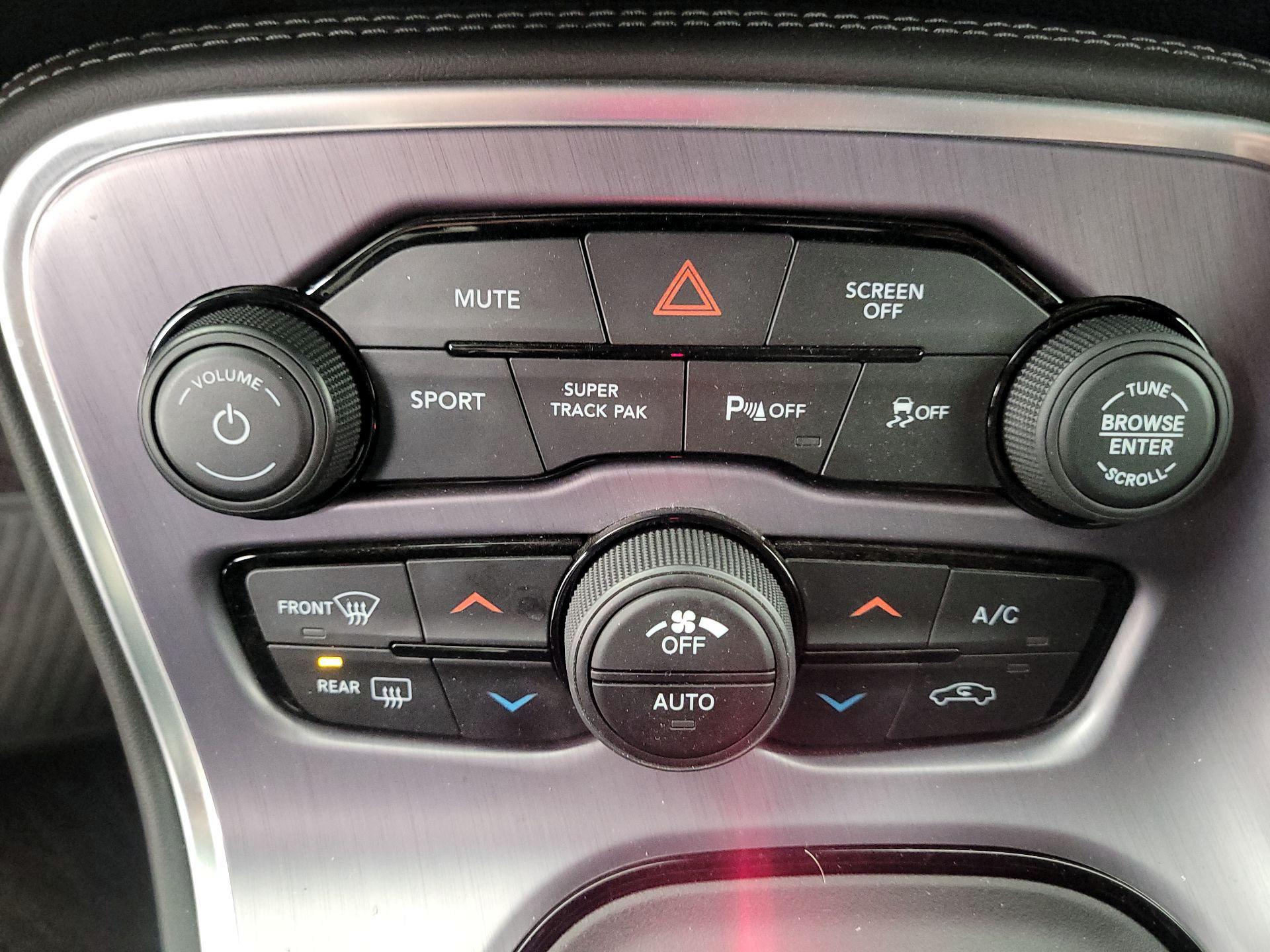 Thumbnail: 2017 Dodge Challenger - 17