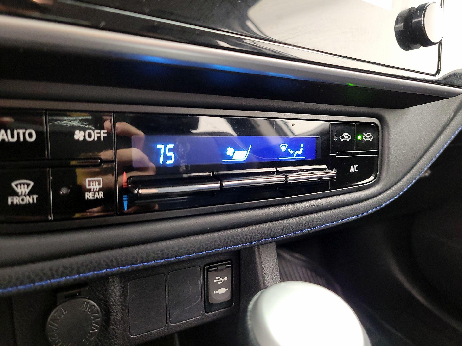 Thumbnail: 2019 Toyota Corolla - 16