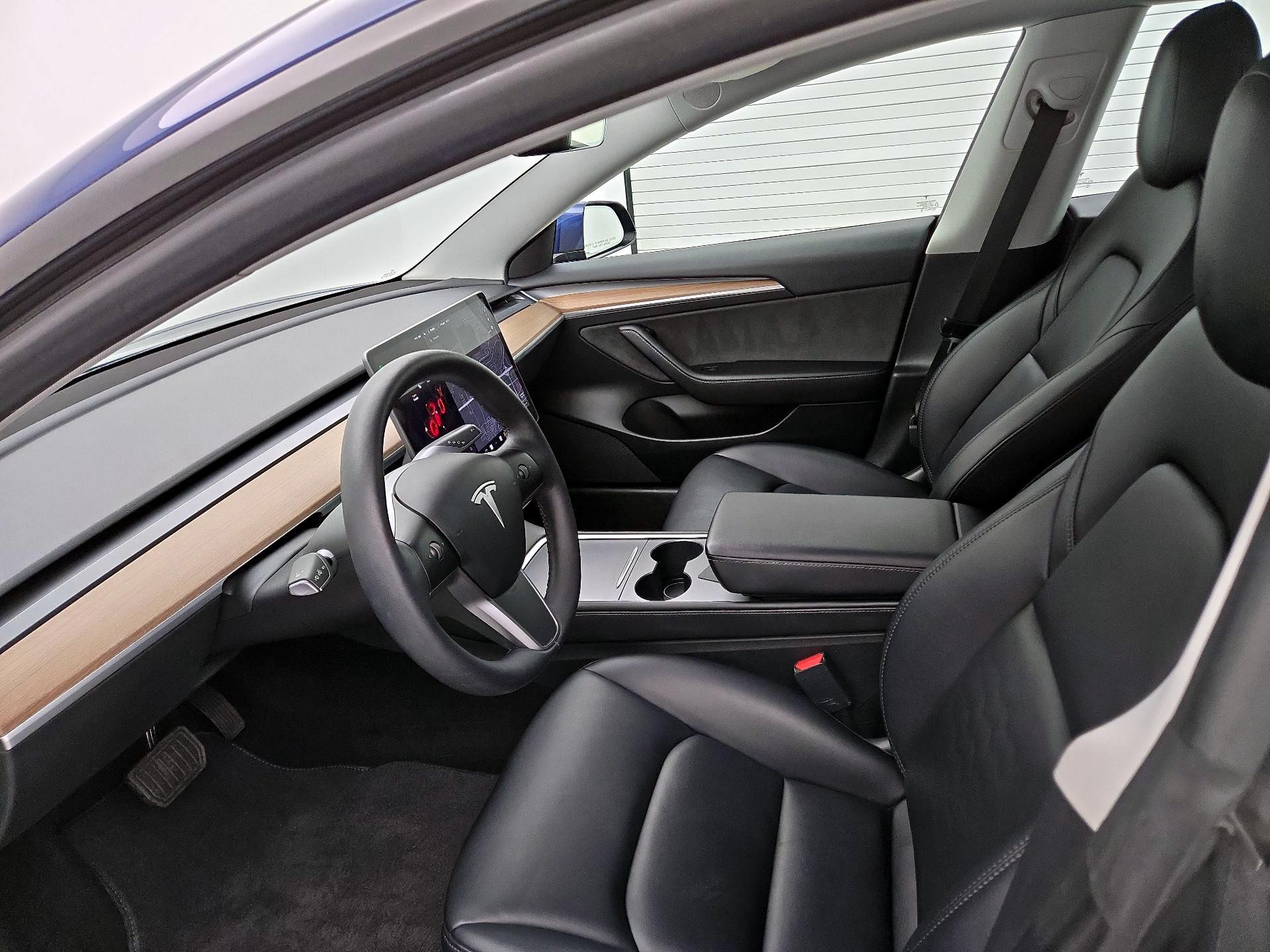 Thumbnail: 2023 Tesla Model 3 - 11