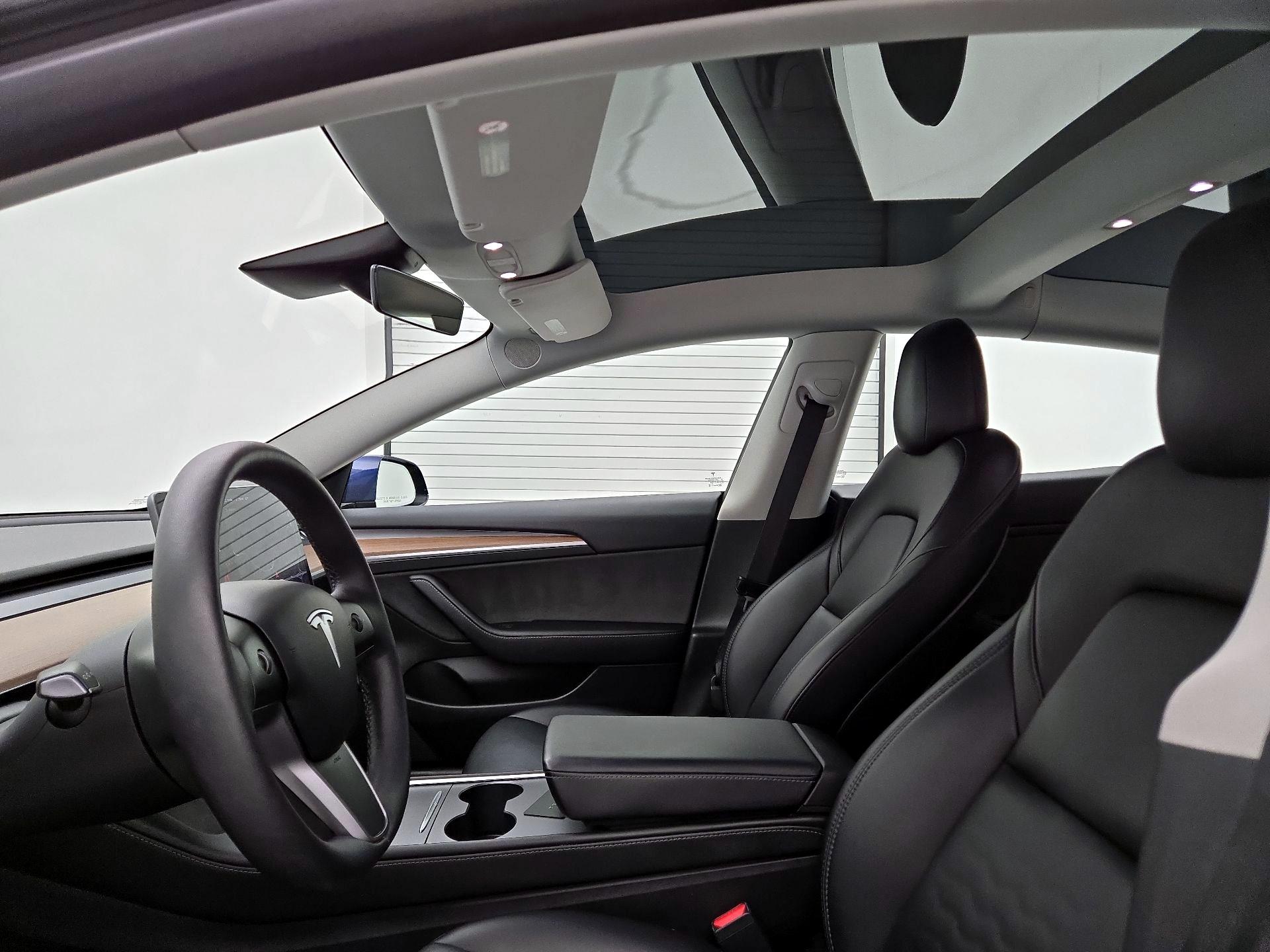 Thumbnail: 2023 Tesla Model 3 - 19