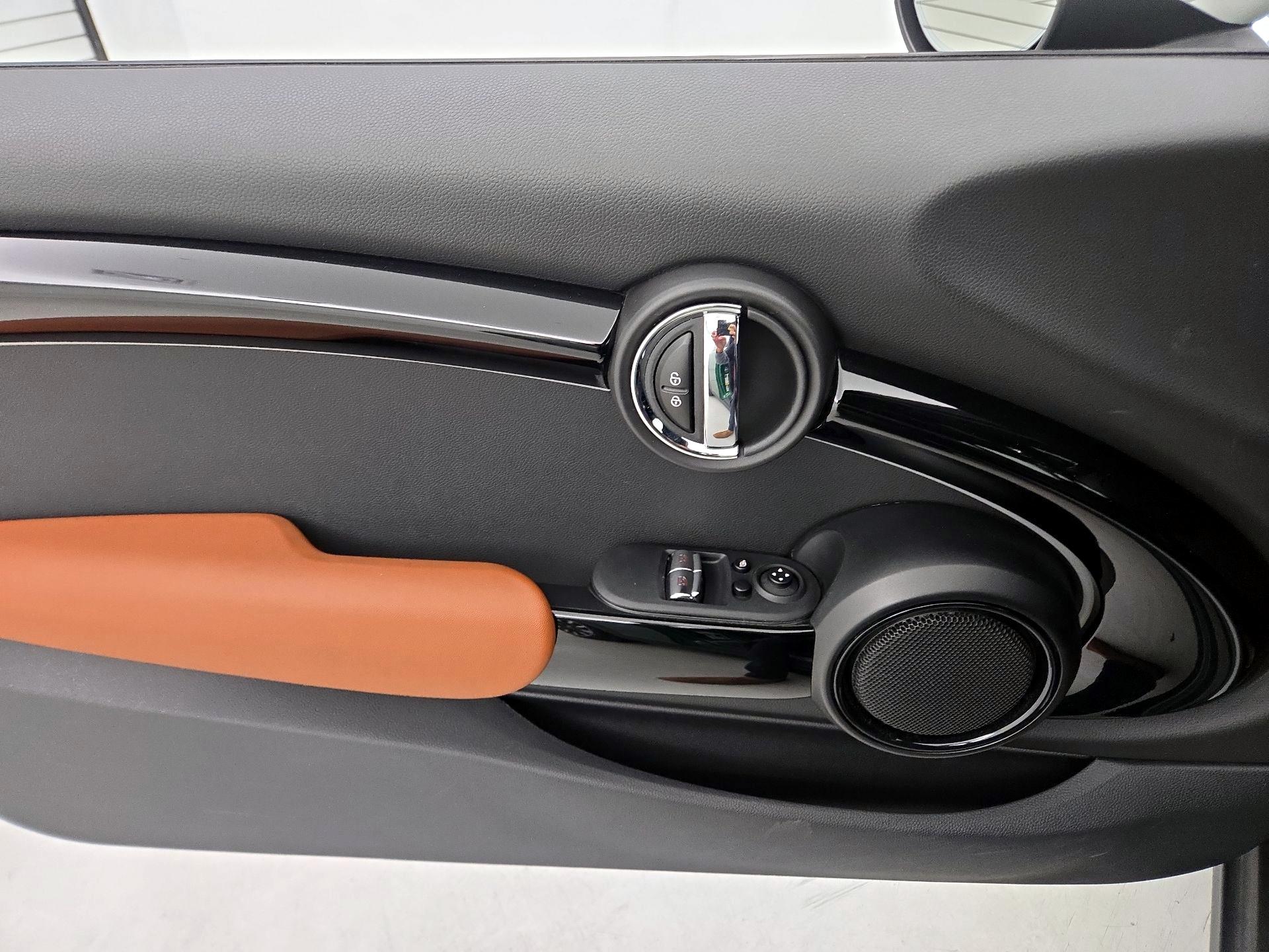 Thumbnail: 2022 MINI Cooper Hardtop - 12