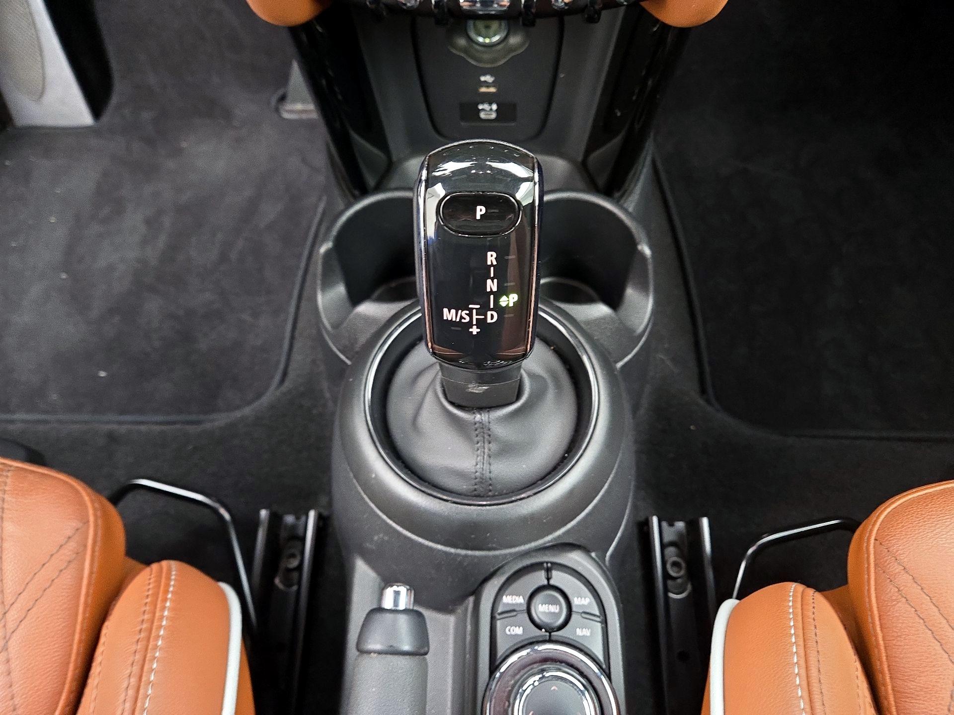 Thumbnail: 2022 MINI Cooper Hardtop - 18