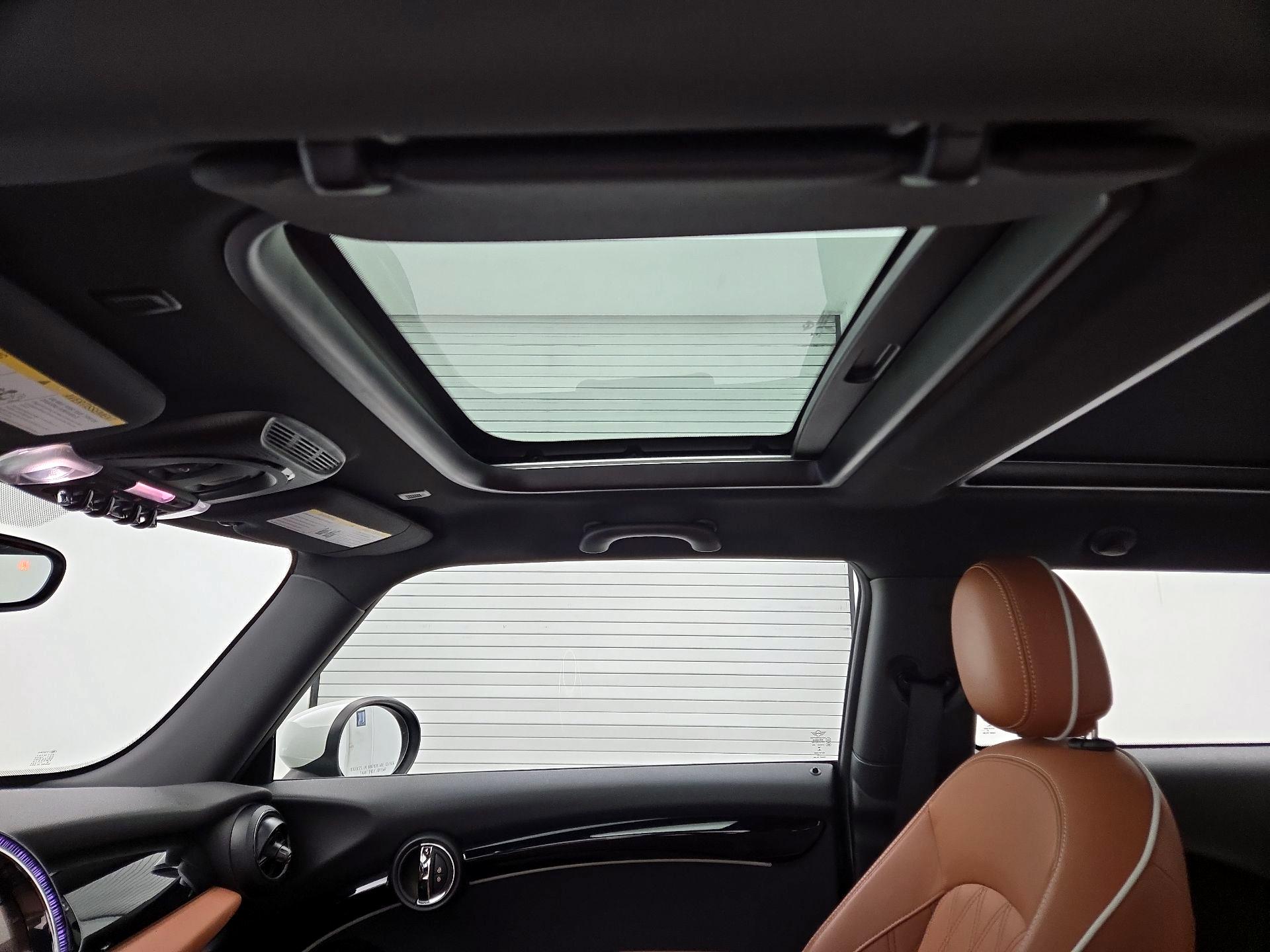 Thumbnail: 2022 MINI Cooper Hardtop - 20