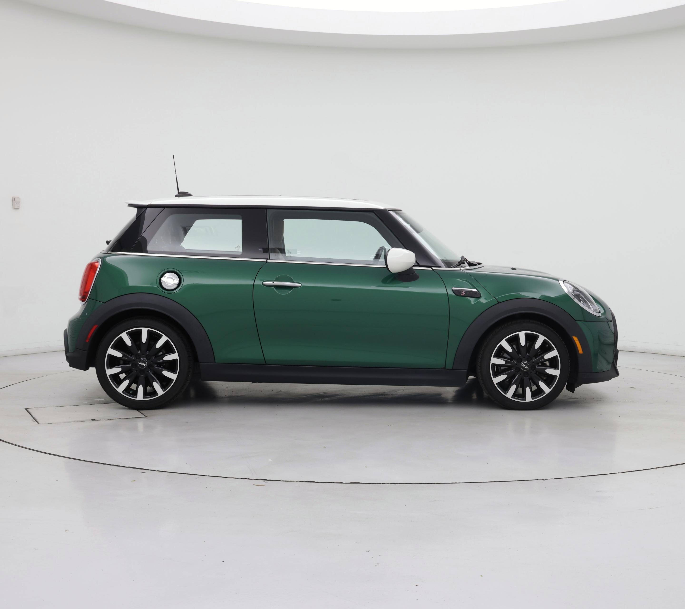 Thumbnail: 2022 MINI Cooper Hardtop - 7