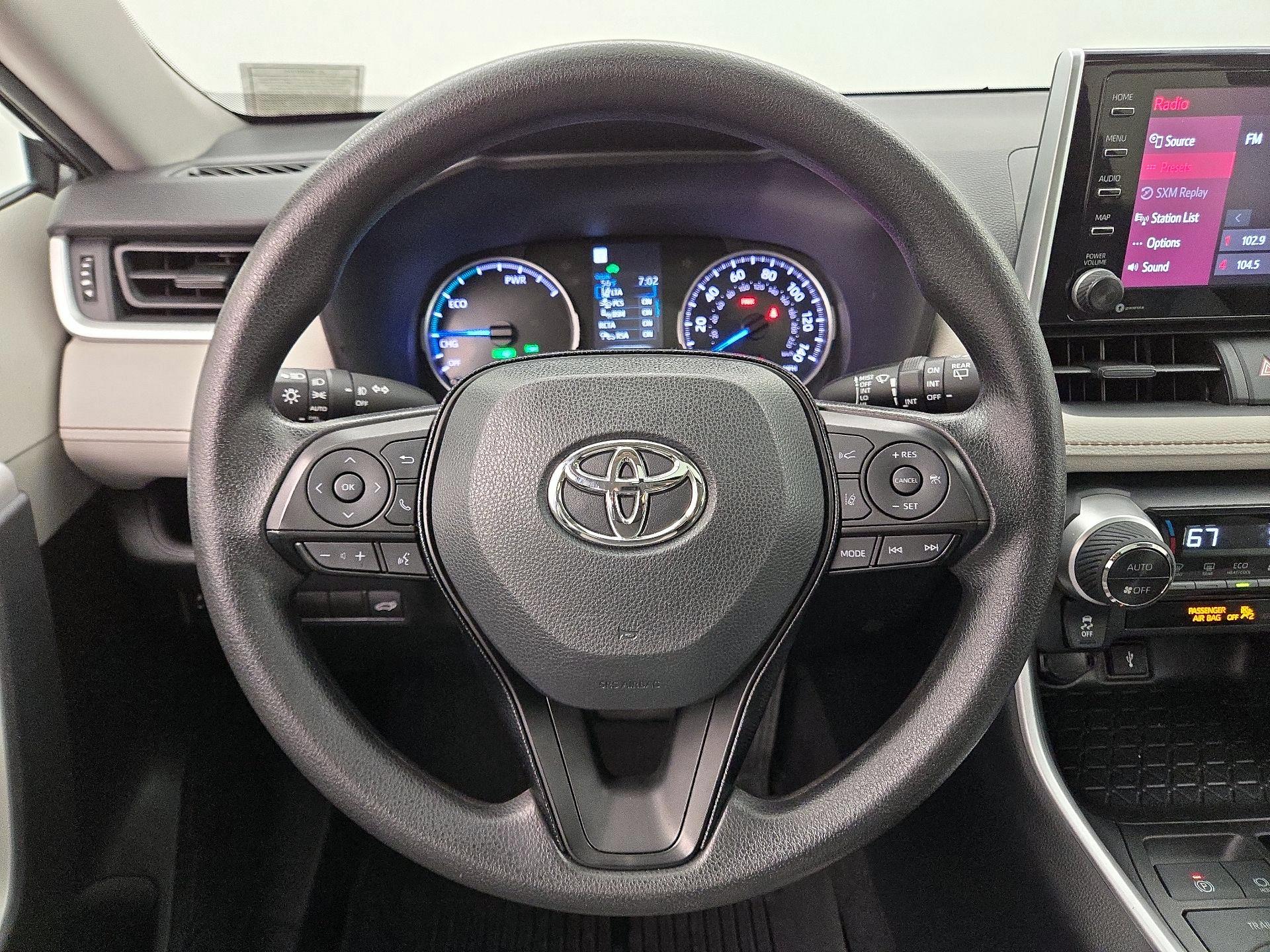 Thumbnail: 2021 Toyota RAV4 - 10