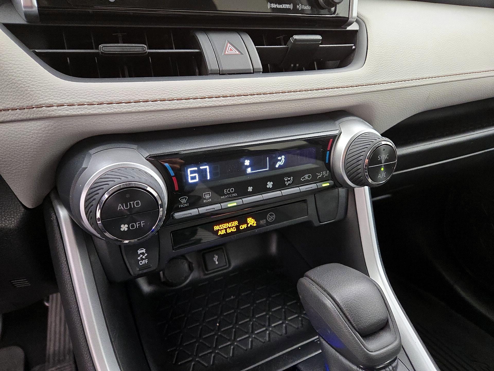 Thumbnail: 2021 Toyota RAV4 - 16