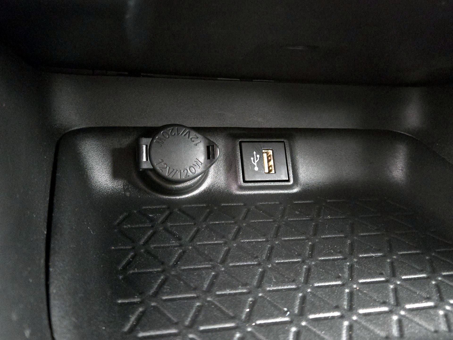 Thumbnail: 2023 Toyota RAV4 - 18