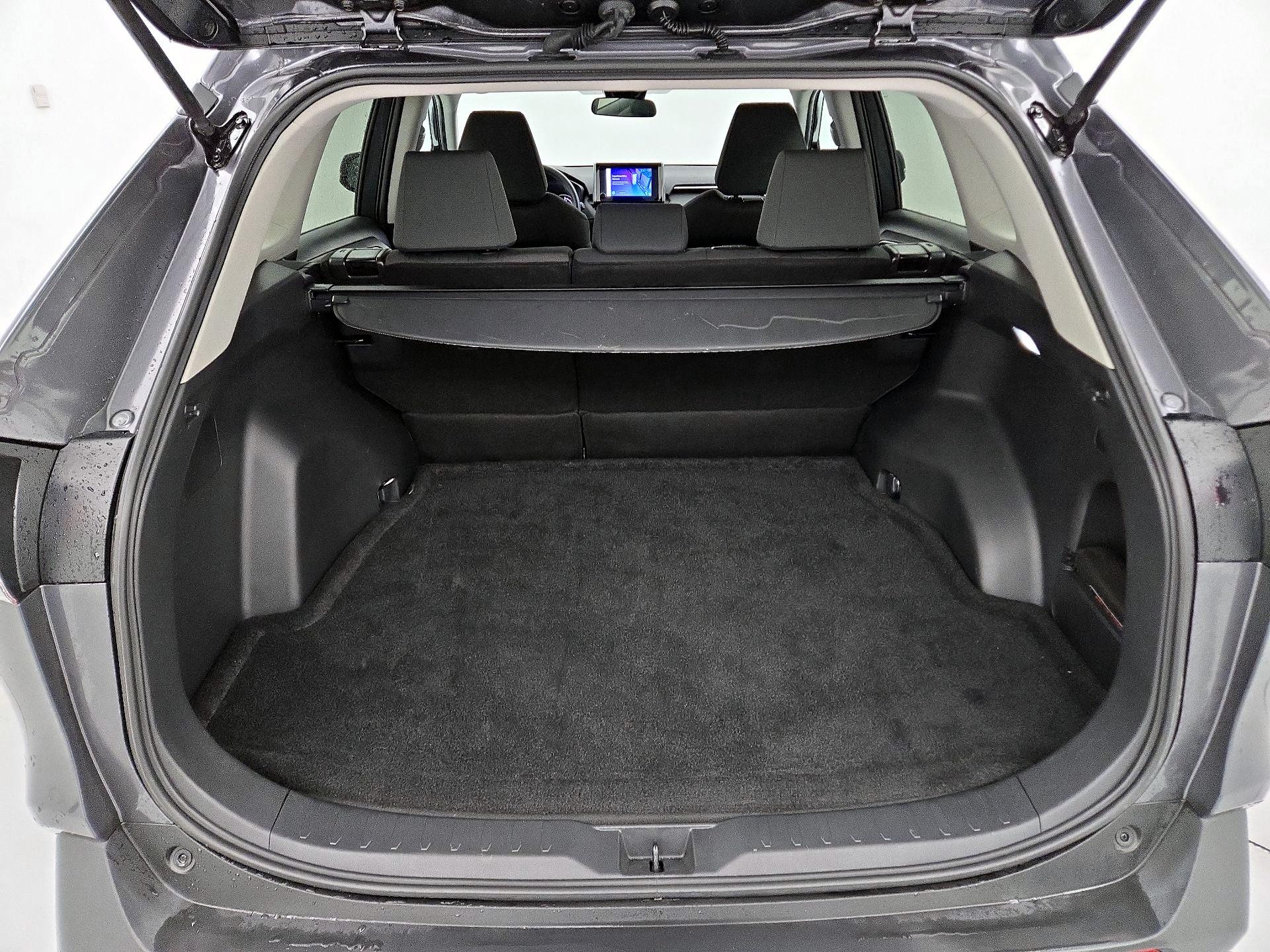 Thumbnail: 2023 Toyota RAV4 - 20