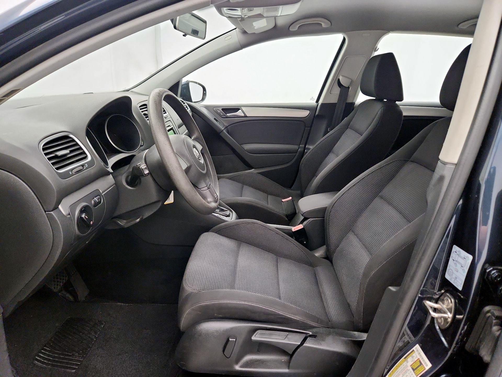 Thumbnail: 2014 Volkswagen Golf - 11