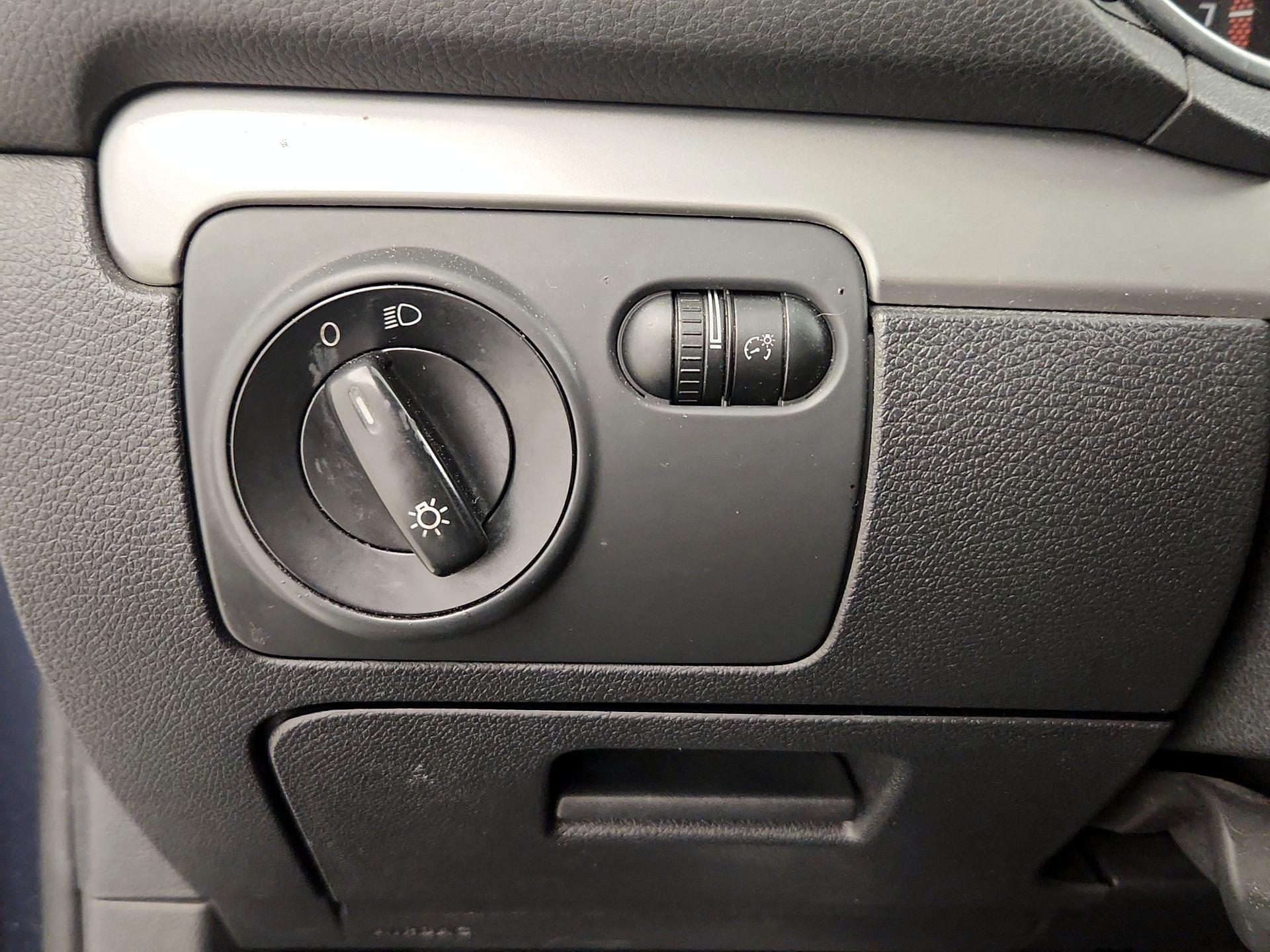 Thumbnail: 2014 Volkswagen Golf - 13