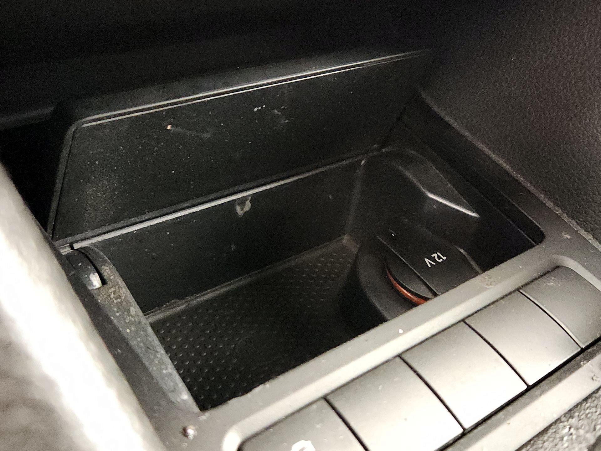 Thumbnail: 2014 Volkswagen Golf - 17