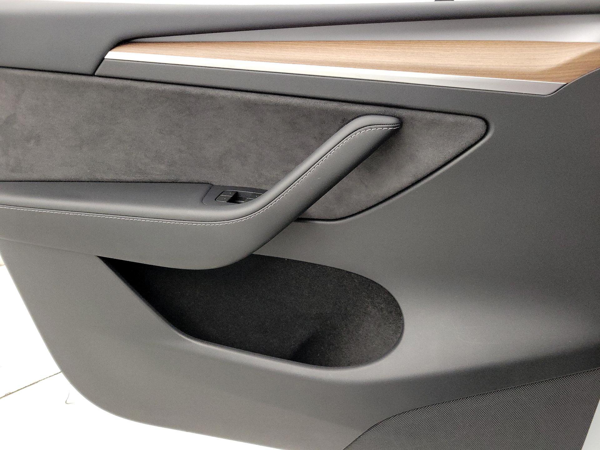 Thumbnail: 2022 Tesla Model Y - 12