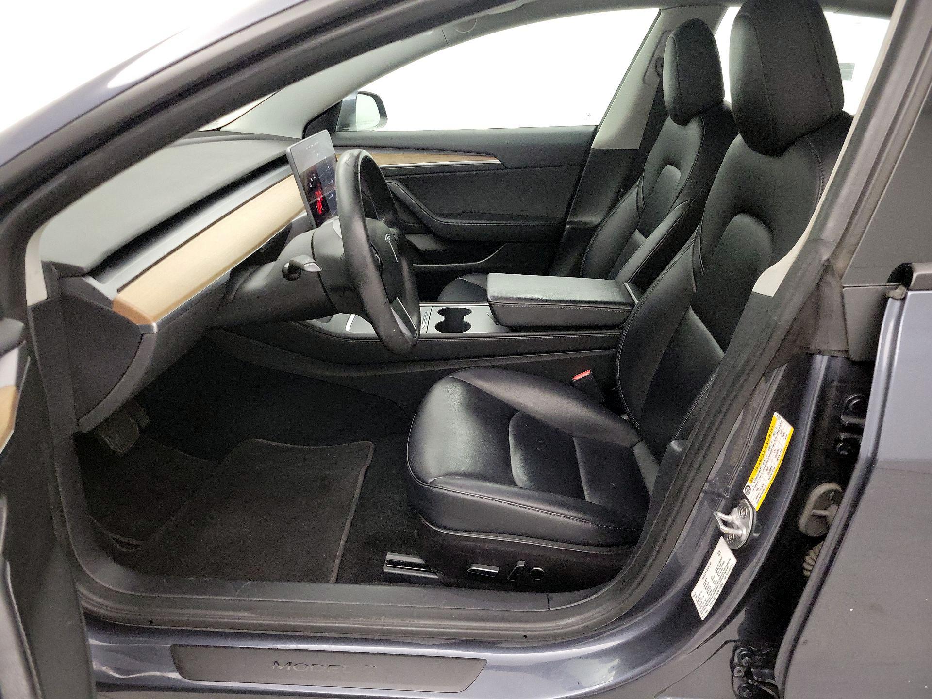 Thumbnail: 2022 Tesla Model 3 - 11