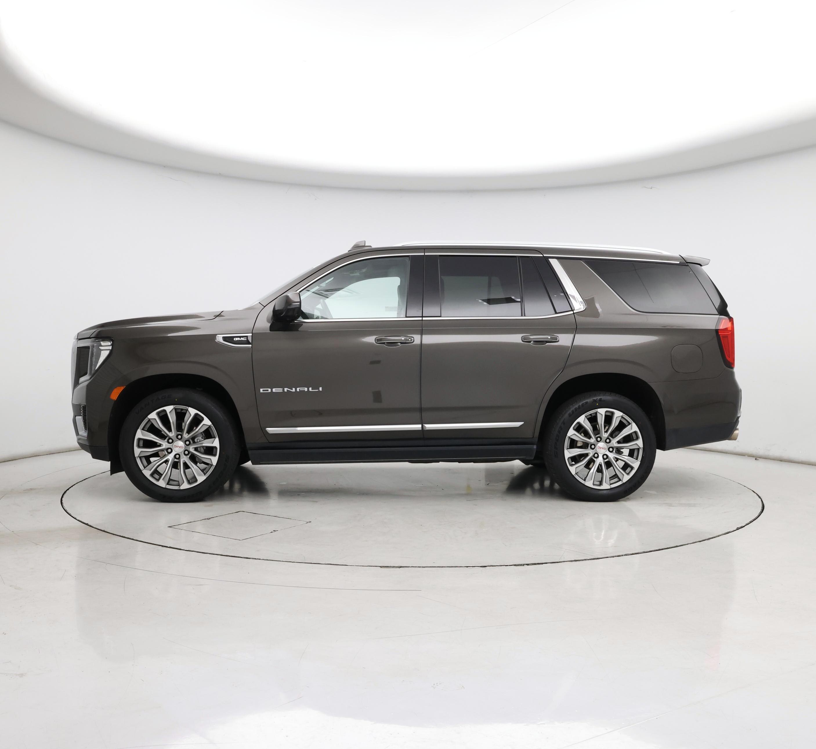 Thumbnail: 2021 GMC Yukon - 3