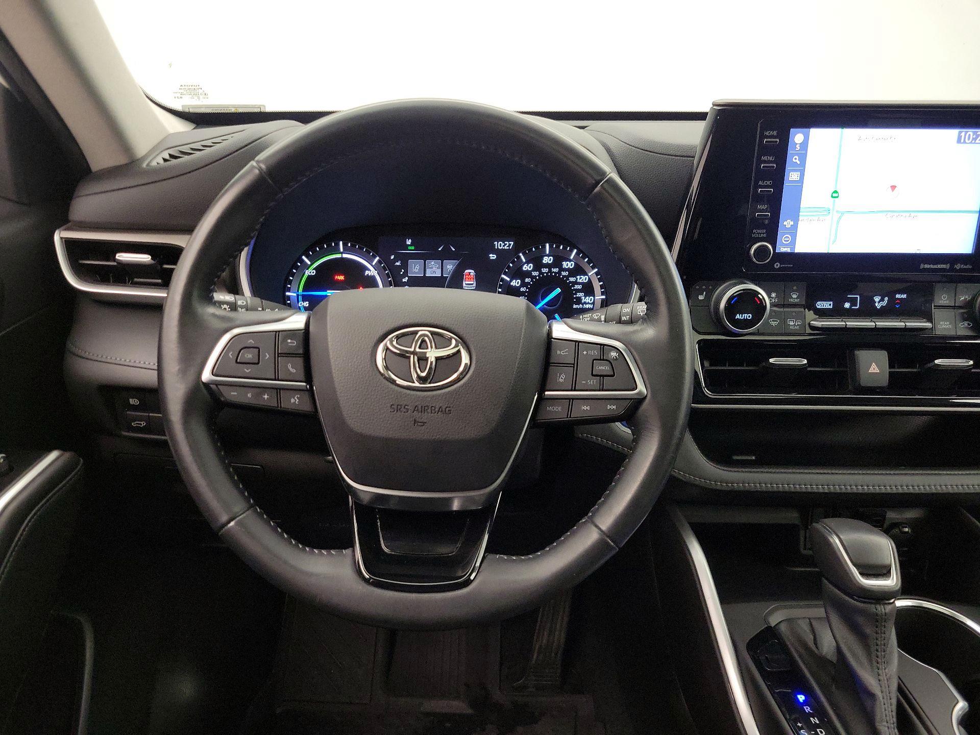 Thumbnail: 2021 Toyota Highlander - 10