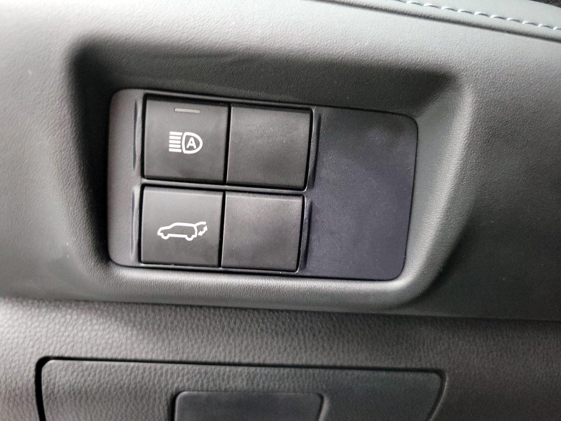 Thumbnail: 2021 Toyota Highlander - 13