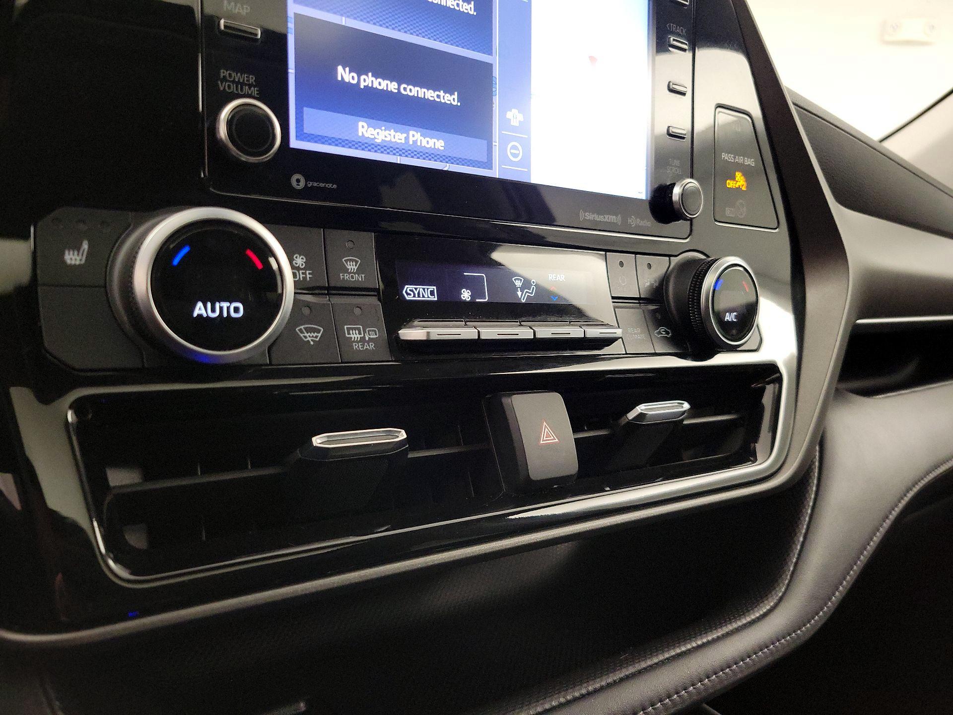 Thumbnail: 2021 Toyota Highlander - 17