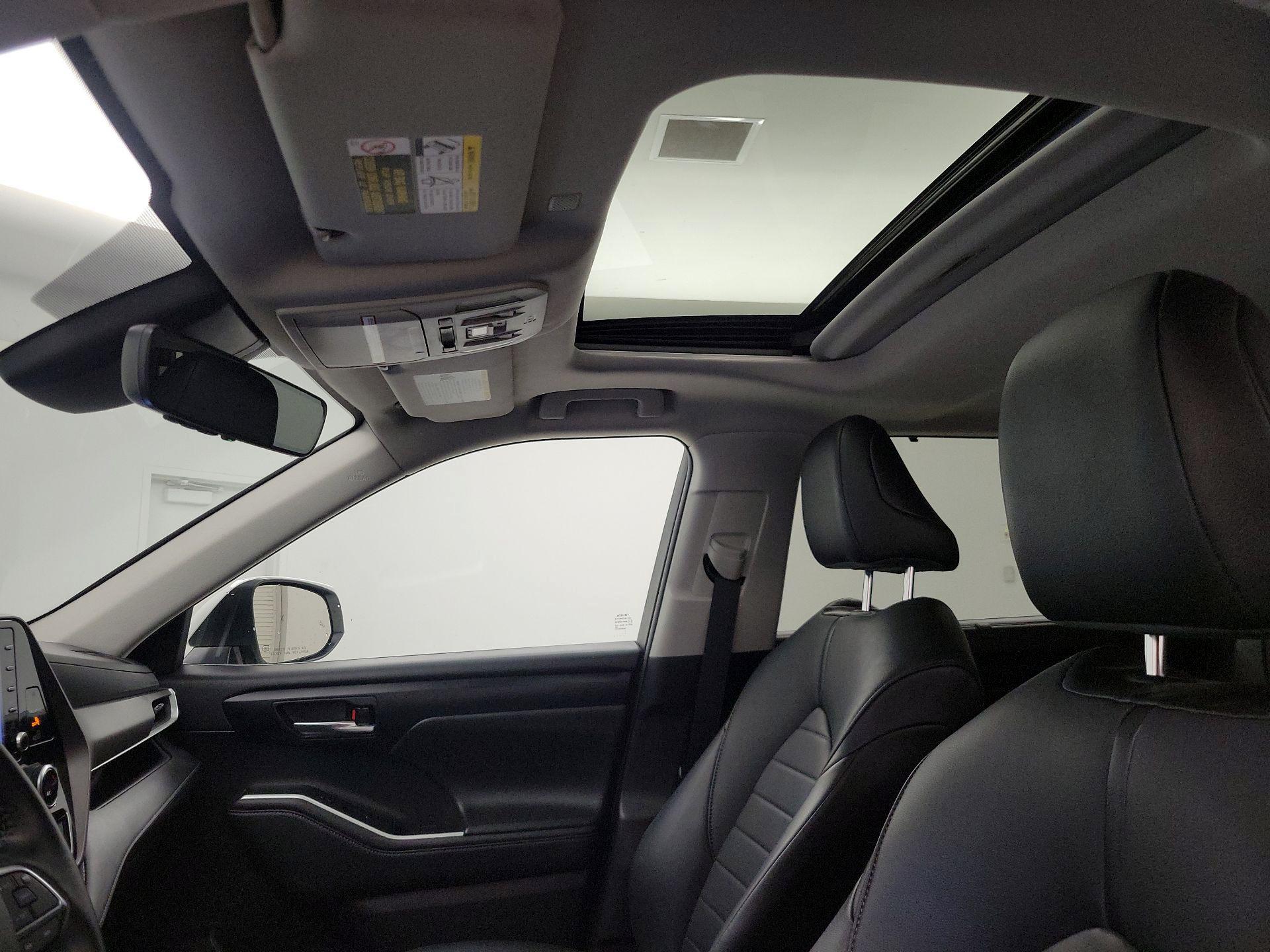 Thumbnail: 2021 Toyota Highlander - 20