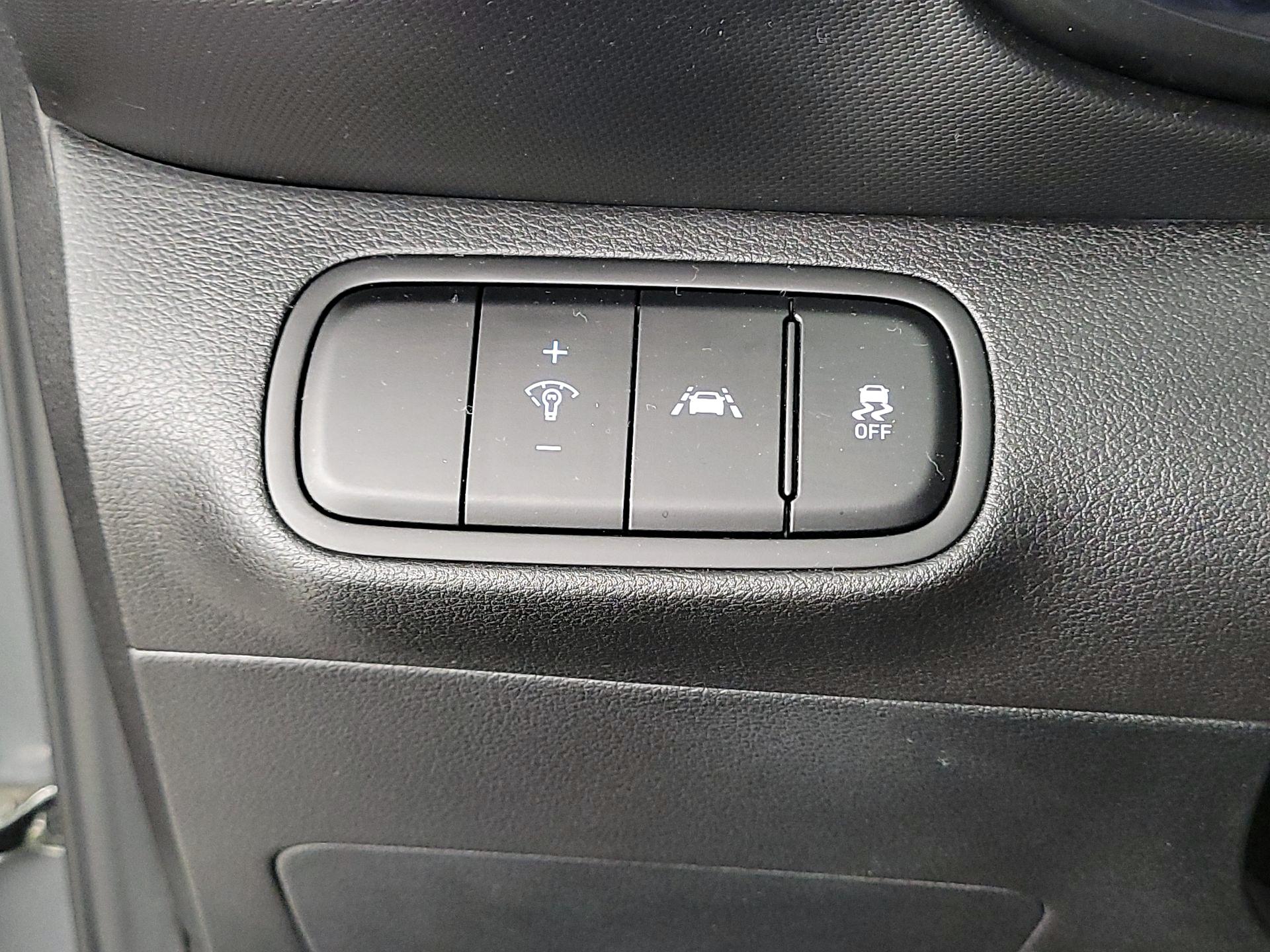 Thumbnail: 2020 Hyundai Venue - 13