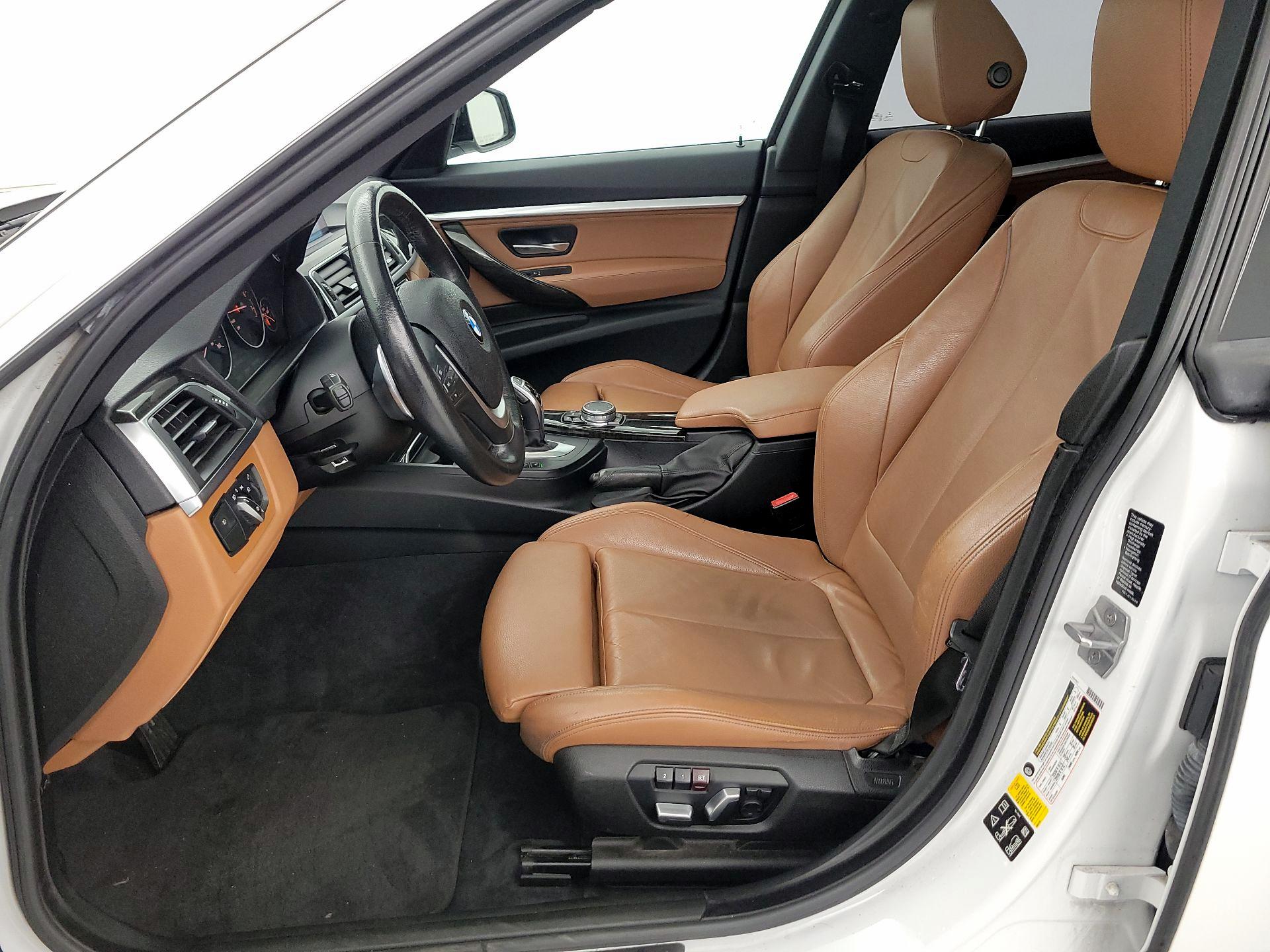 Thumbnail: 2017 BMW 3 Series - 11