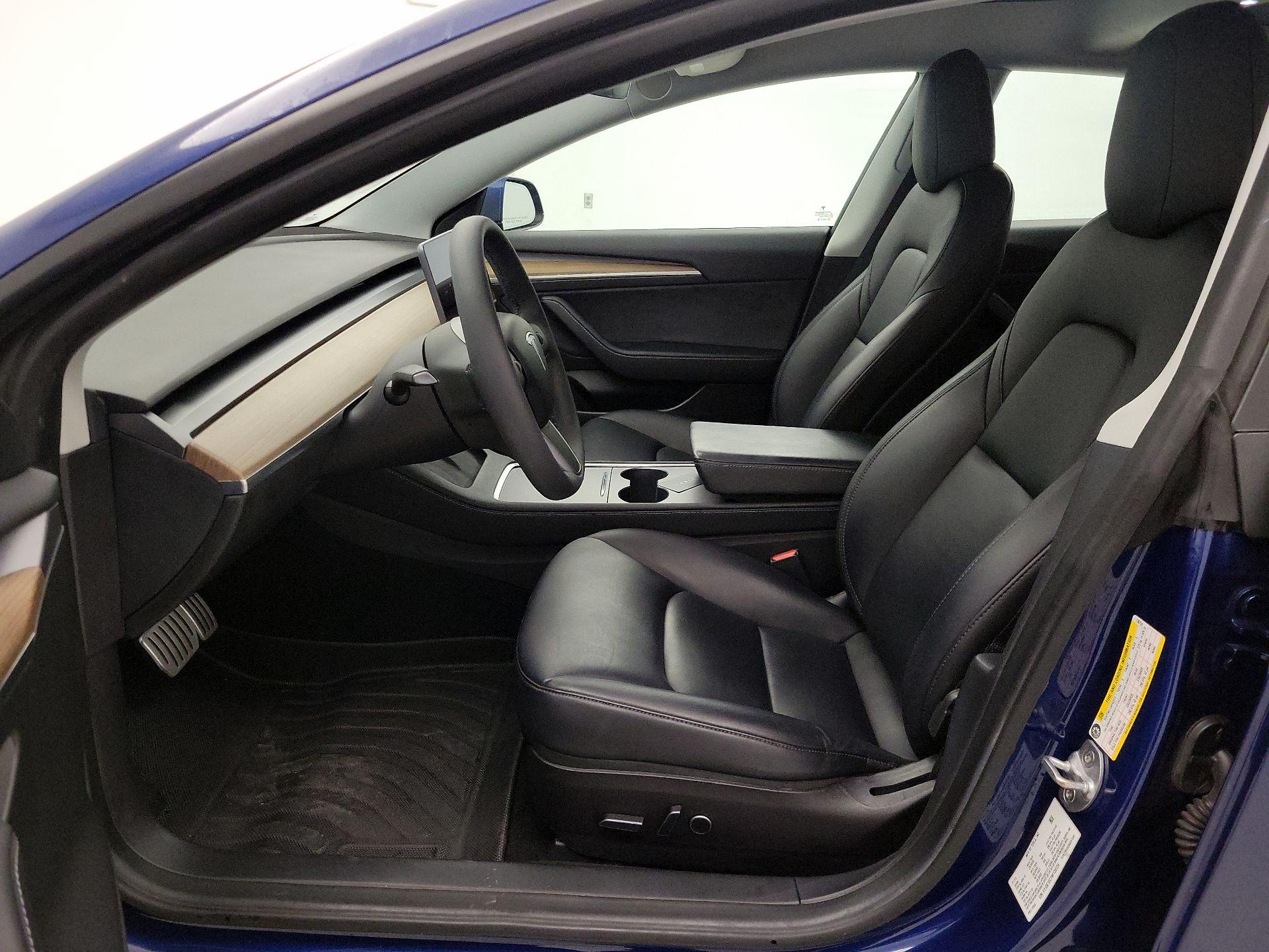 Thumbnail: 2022 Tesla Model 3 - 11