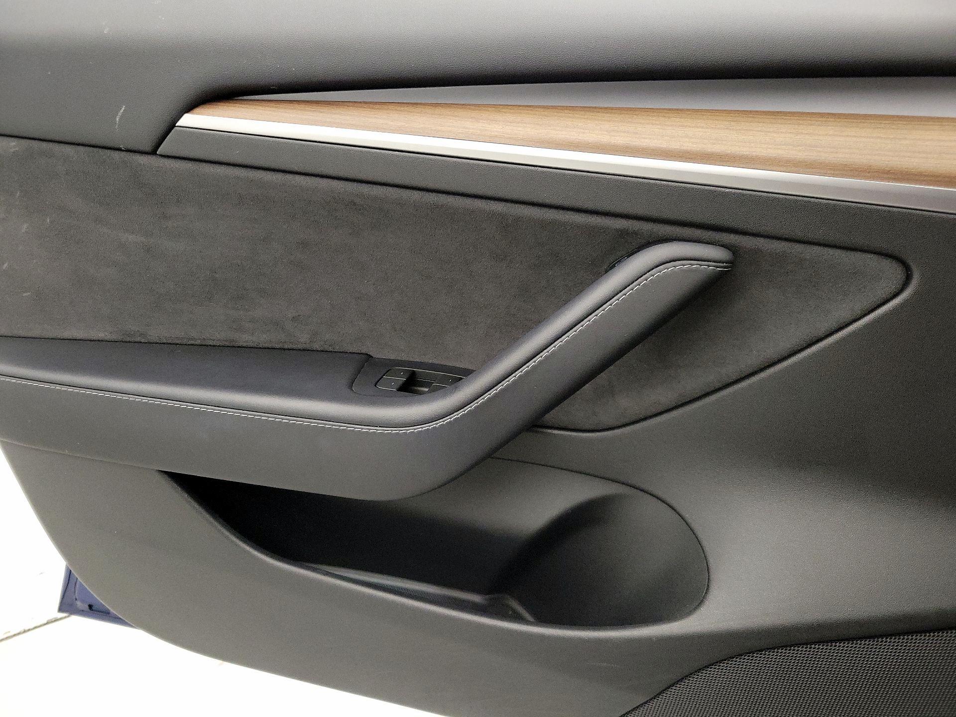 Thumbnail: 2022 Tesla Model 3 - 12