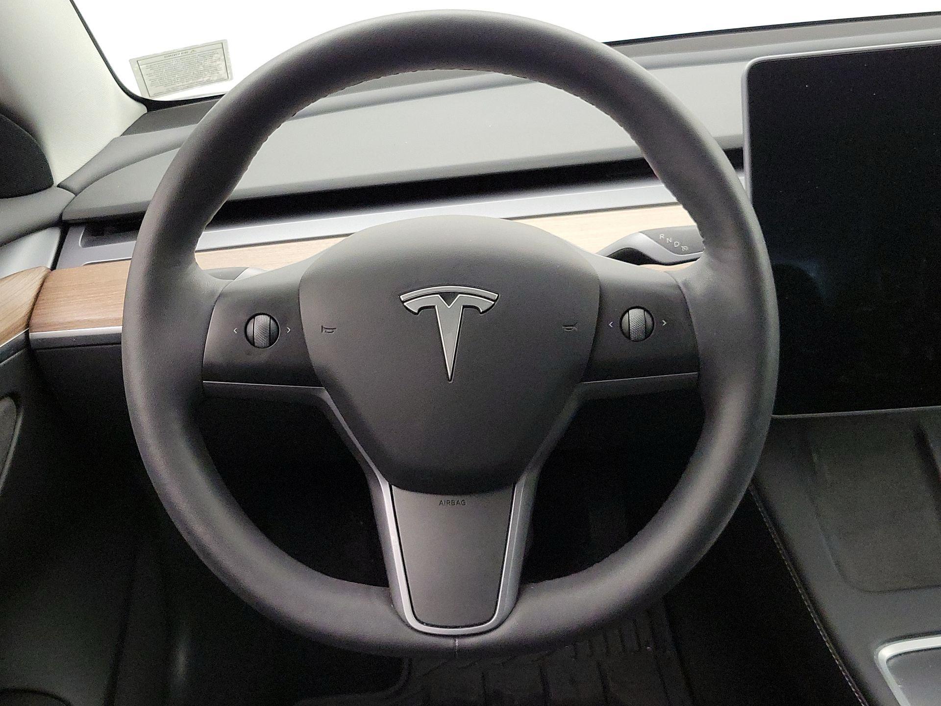 Thumbnail: 2023 Tesla Model 3 - 10