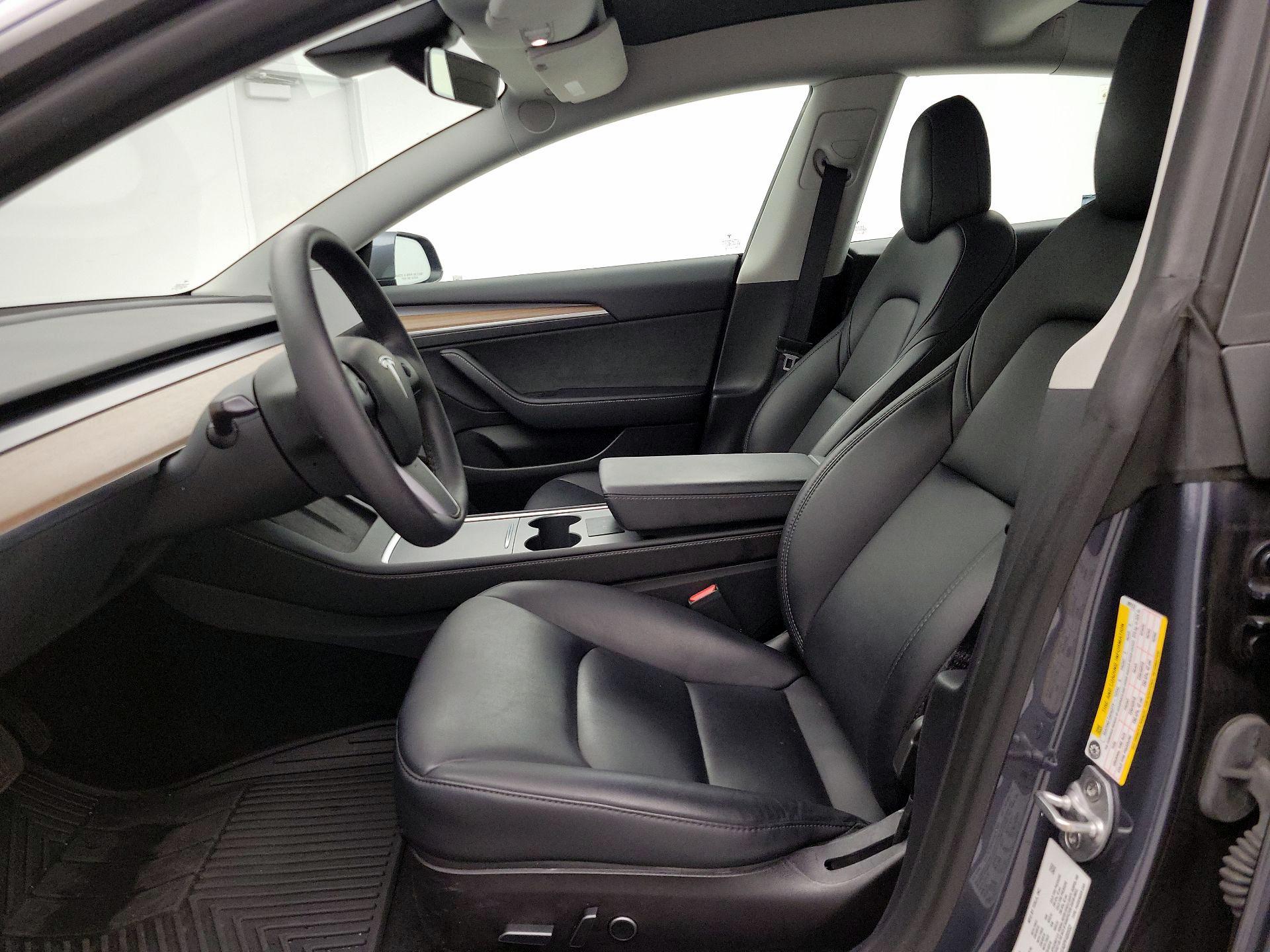 Thumbnail: 2023 Tesla Model 3 - 11