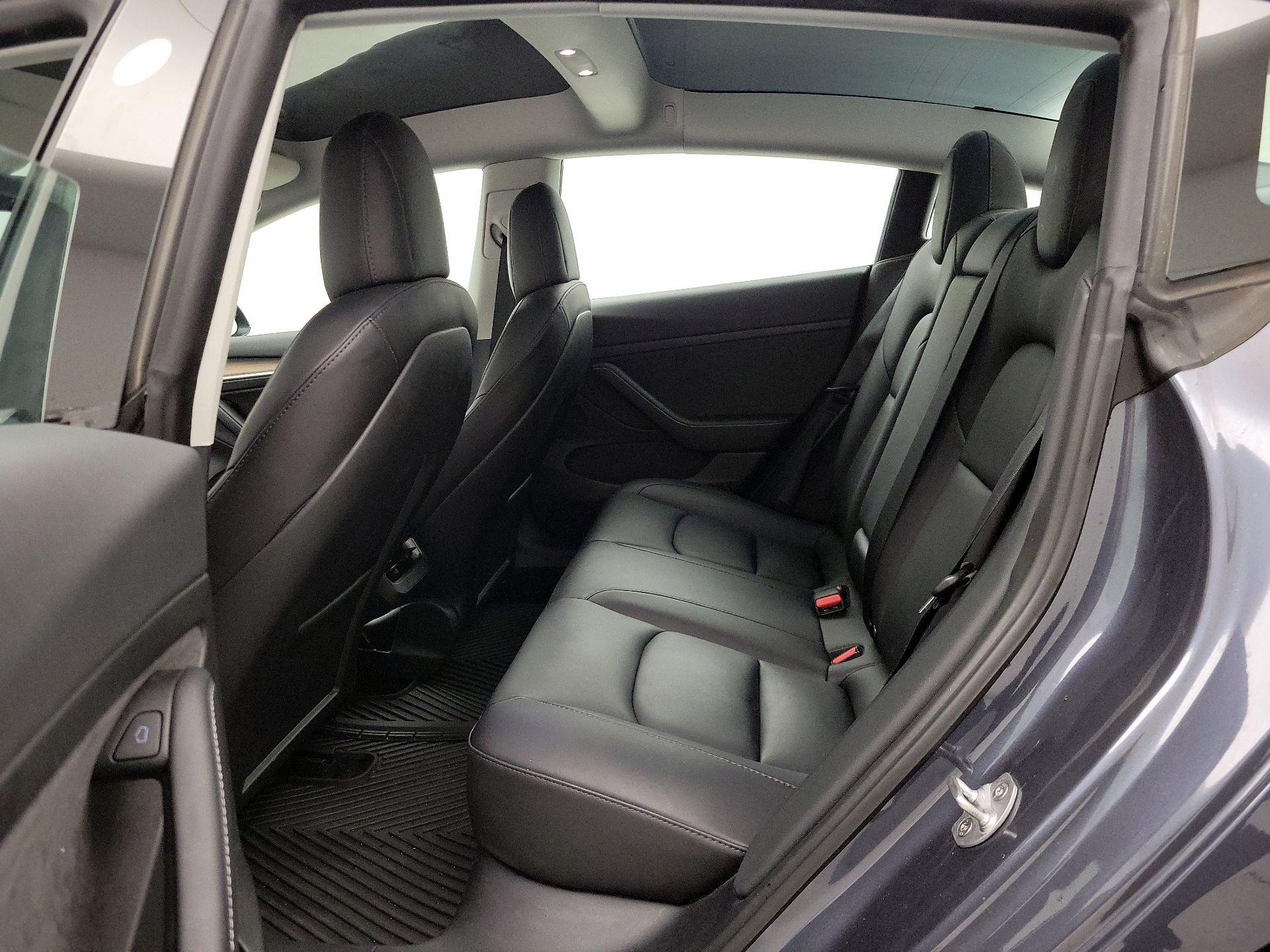 Thumbnail: 2023 Tesla Model 3 - 19