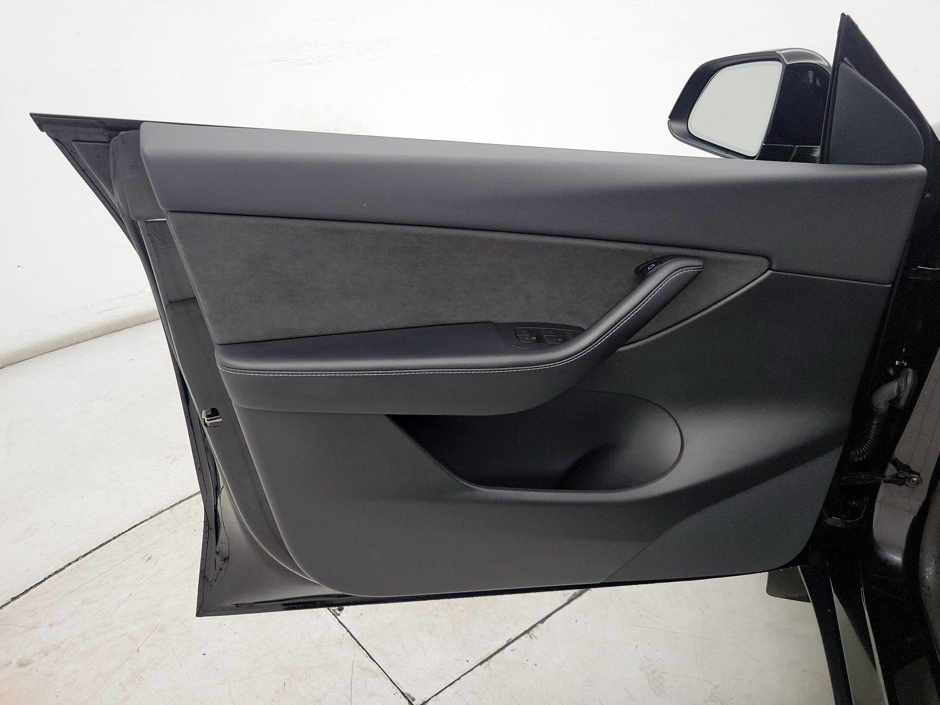 Thumbnail: 2021 Tesla Model Y - 12