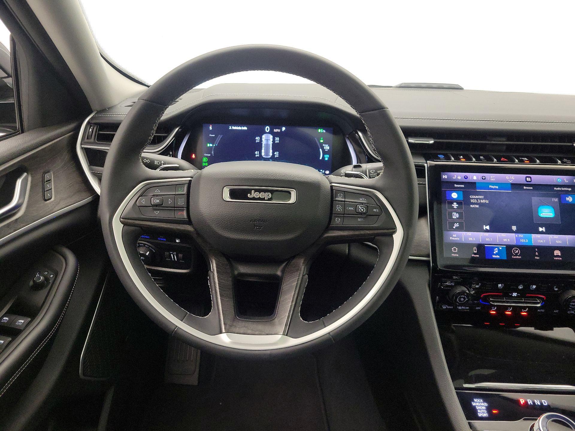 Thumbnail: 2022 Jeep Grand Cherokee - 10