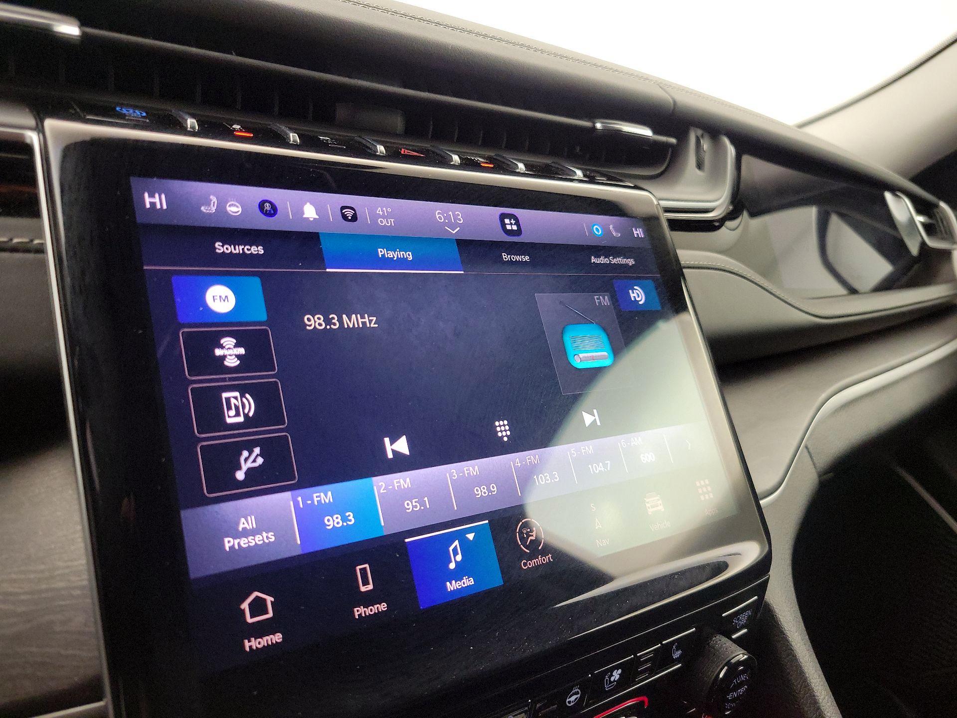 Thumbnail: 2022 Jeep Grand Cherokee - 16