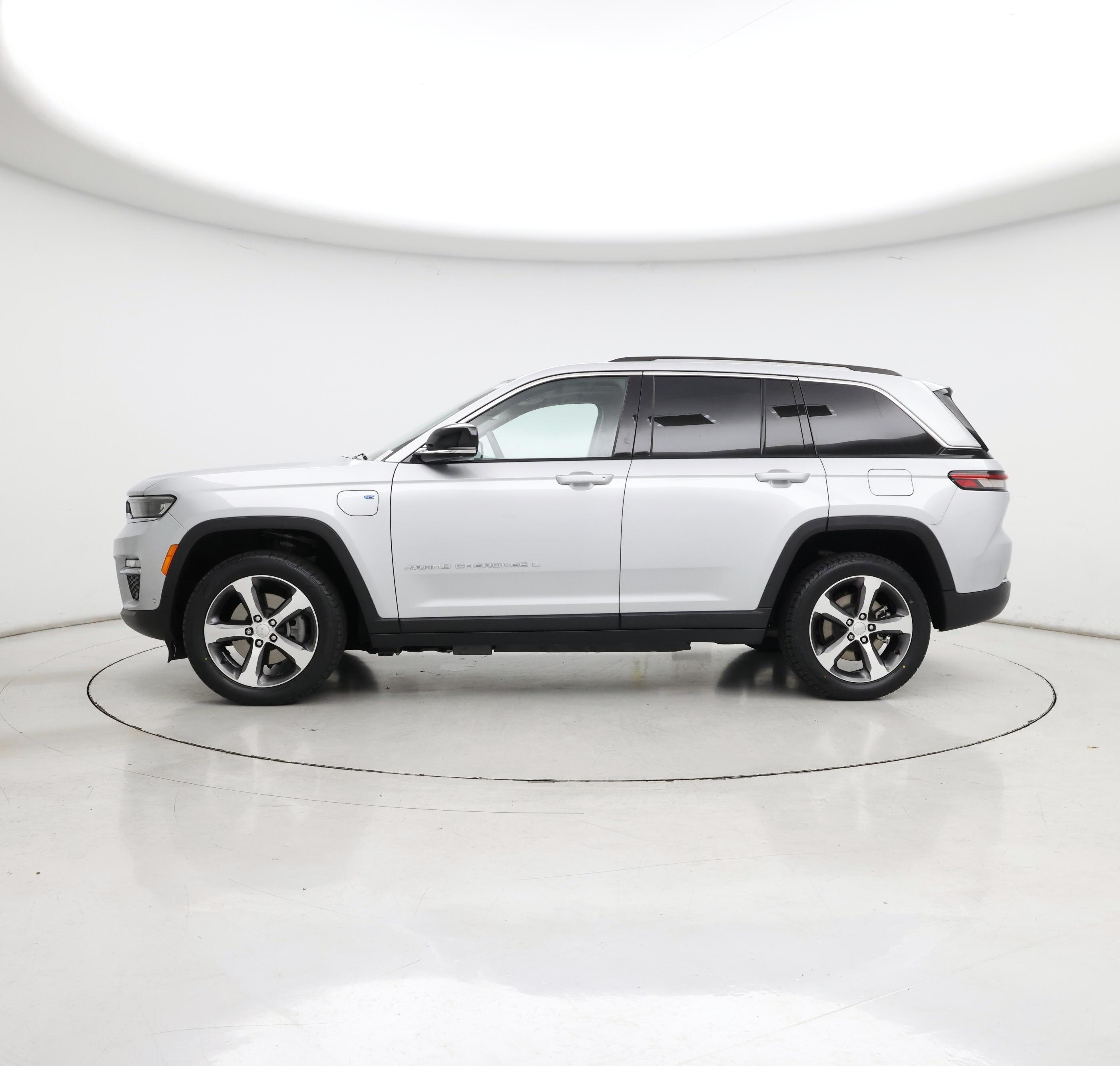 Thumbnail: 2022 Jeep Grand Cherokee - 3