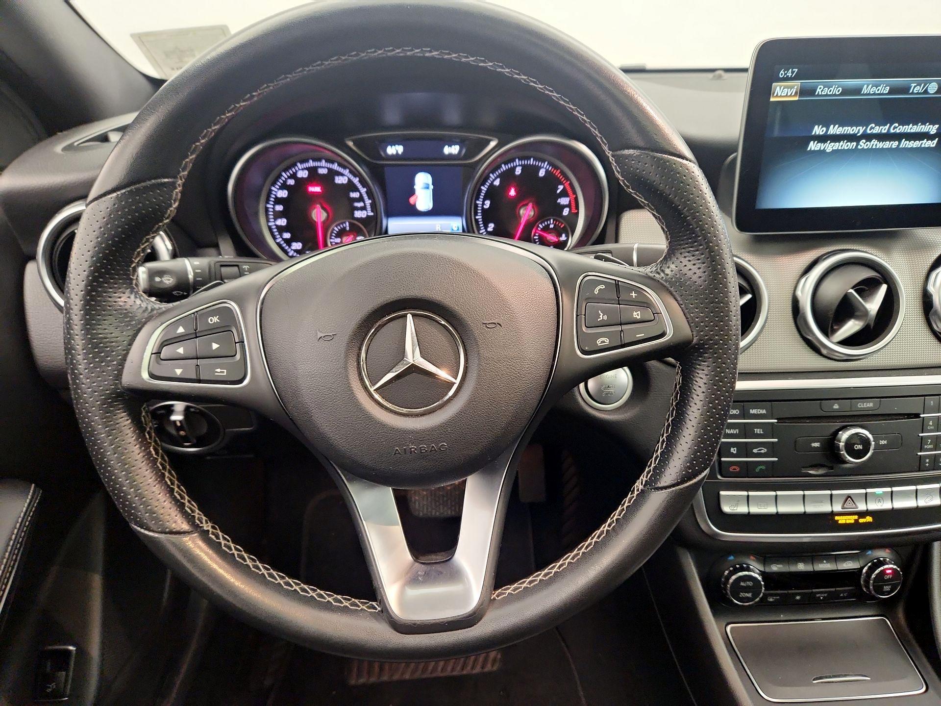 Thumbnail: 2018 Mercedes-Benz GLA - 10