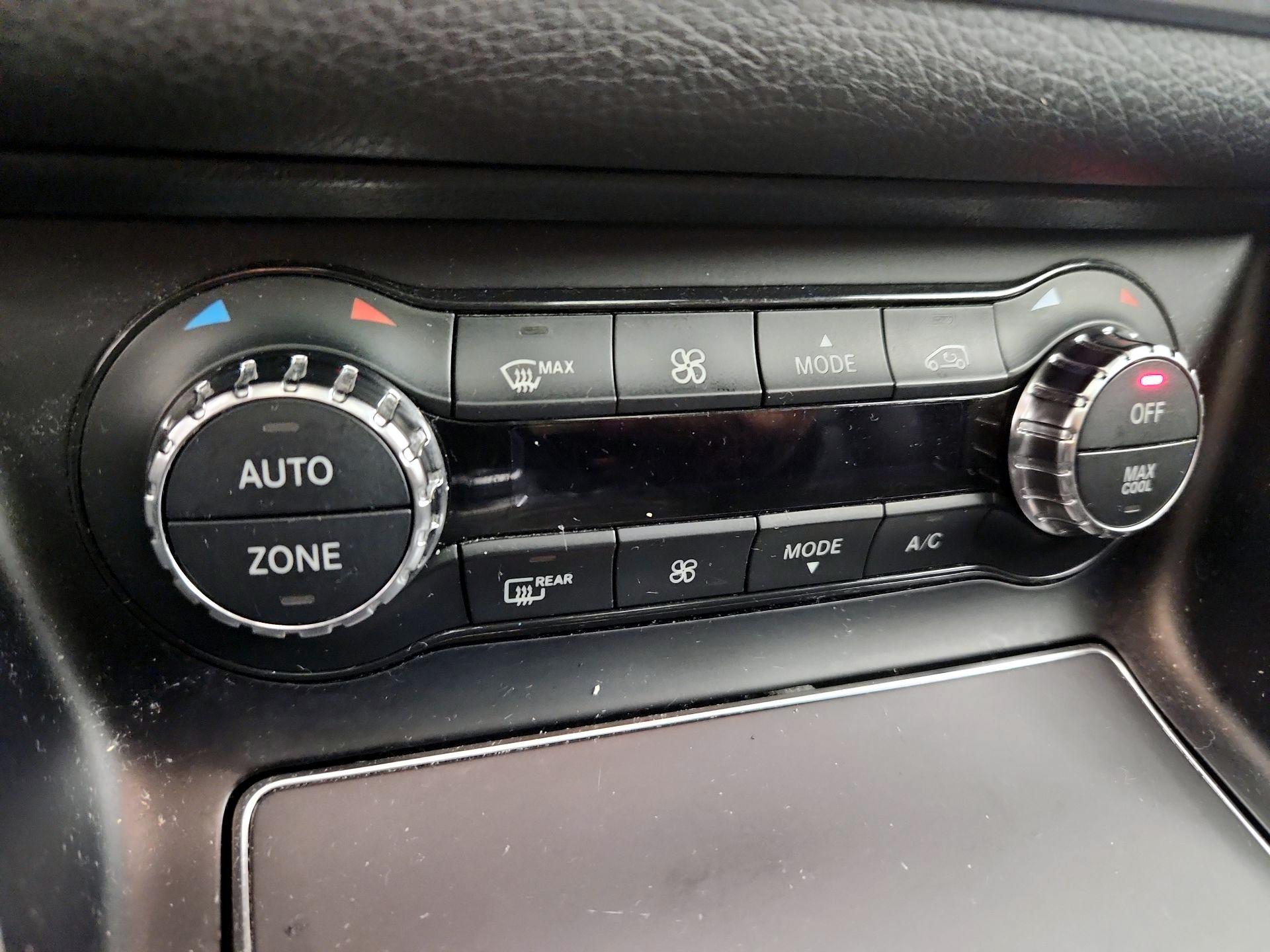 Thumbnail: 2018 Mercedes-Benz GLA - 16