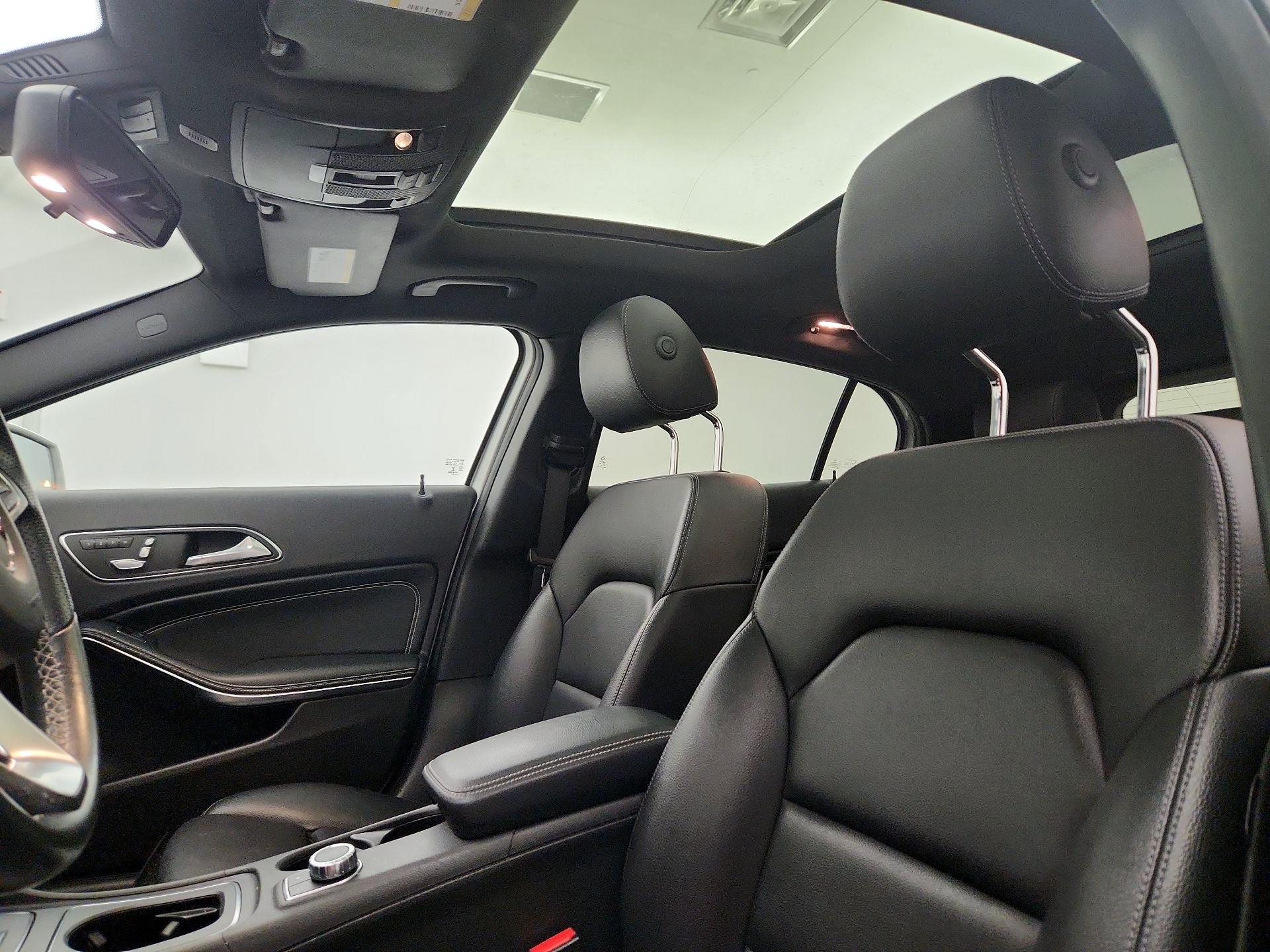 Thumbnail: 2018 Mercedes-Benz GLA - 18