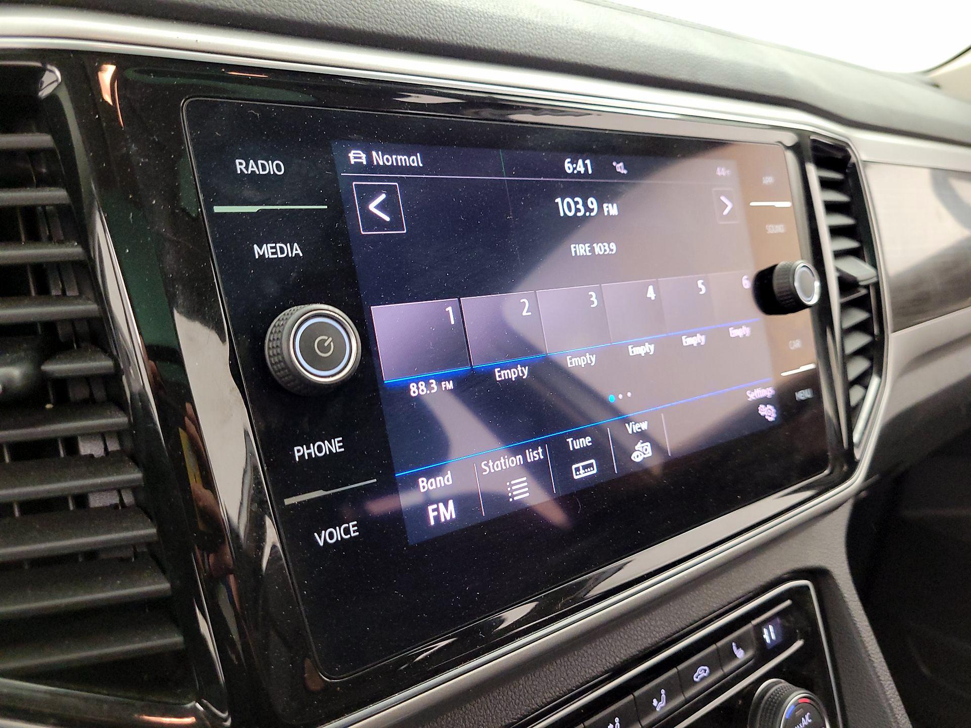 Thumbnail: 2018 Volkswagen Atlas - 15