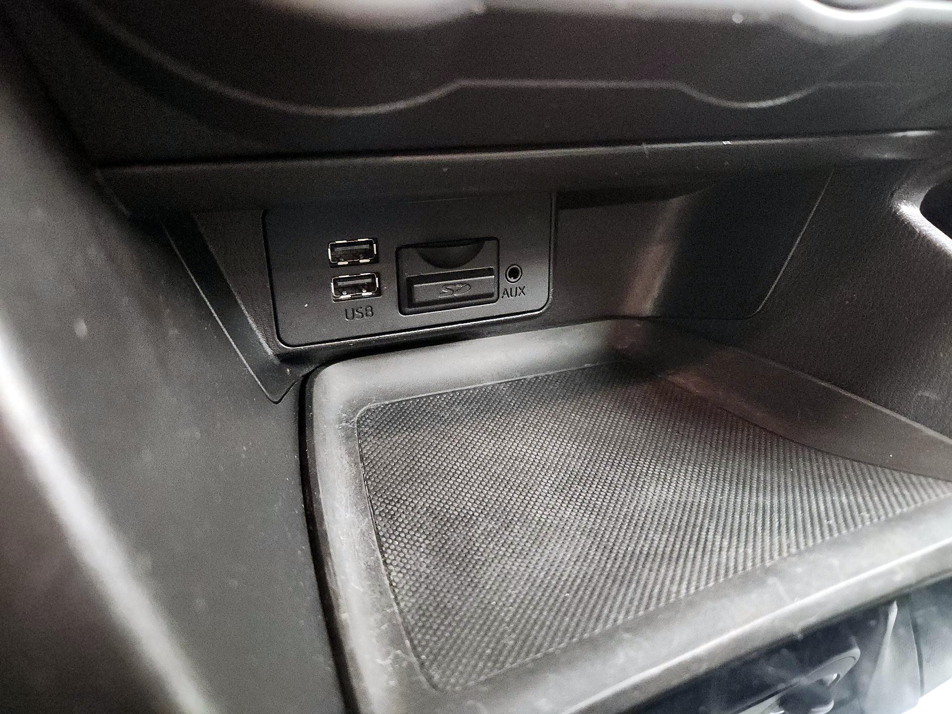 Thumbnail: 2015 Mazda Mazda3 - 18