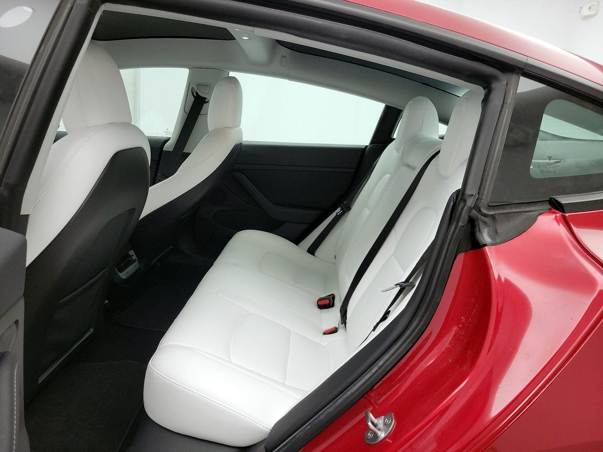 Thumbnail: 2021 Tesla Model 3 - 19