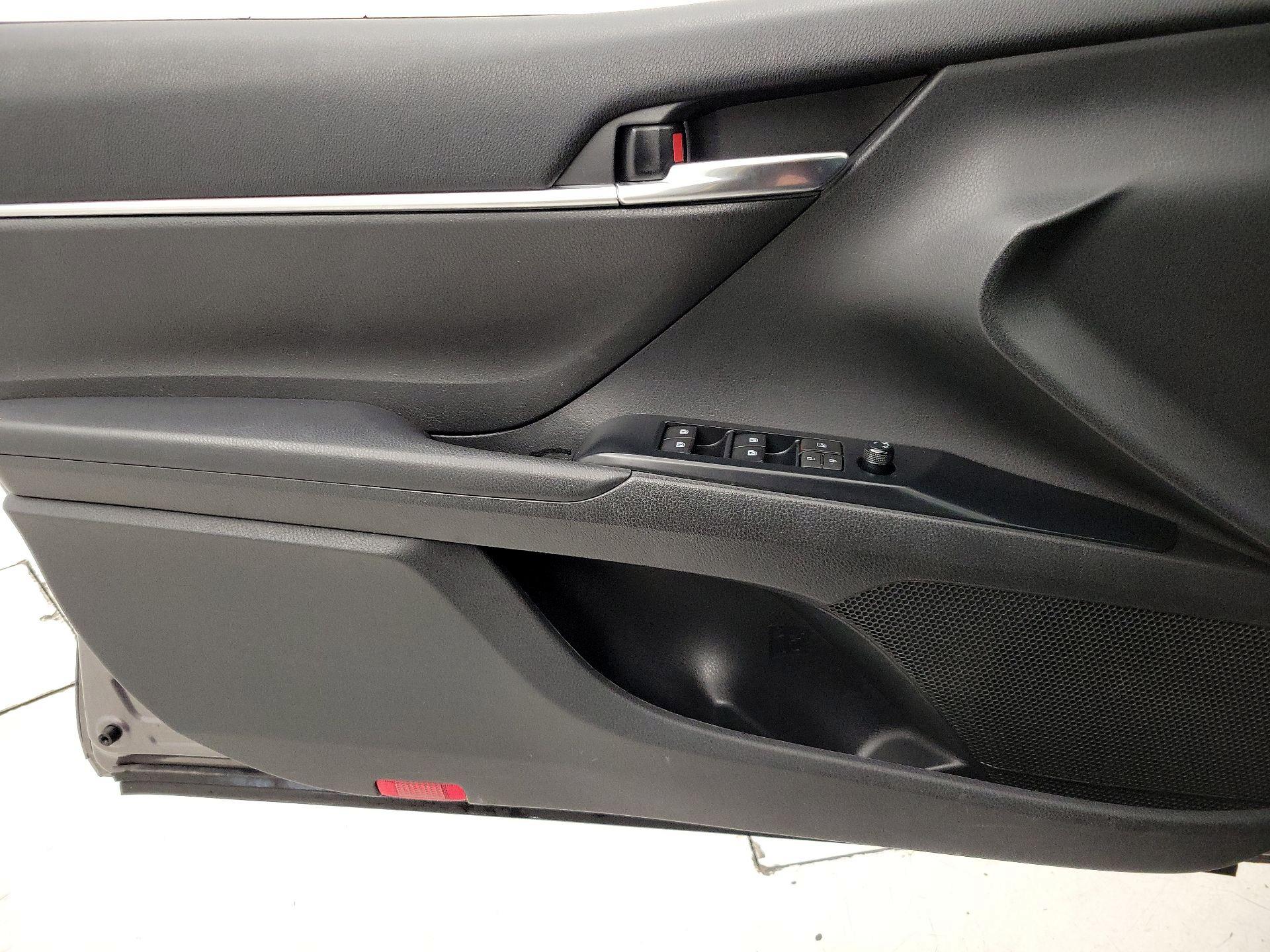 Thumbnail: 2020 Toyota Camry - 12