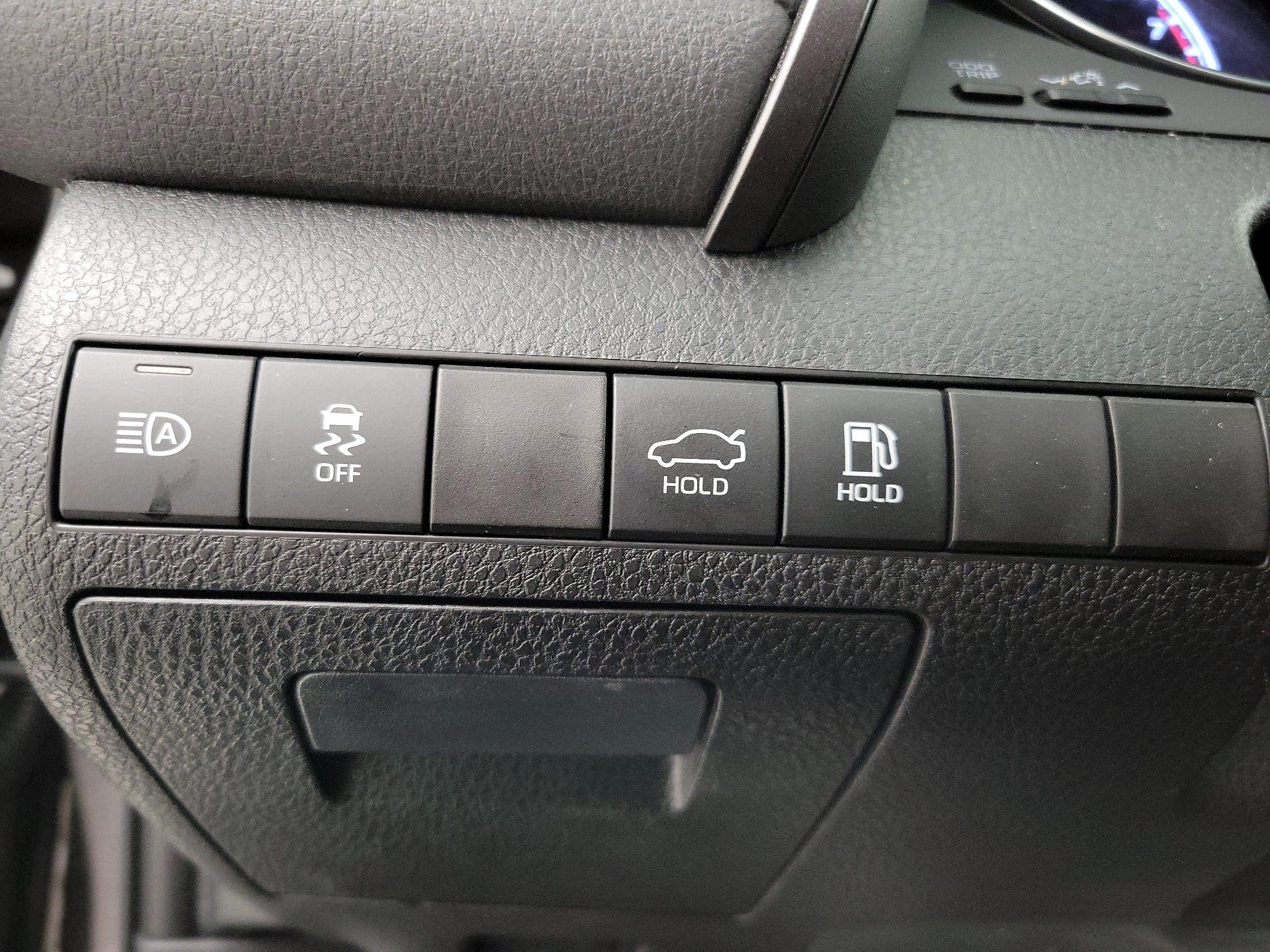 Thumbnail: 2020 Toyota Camry - 13