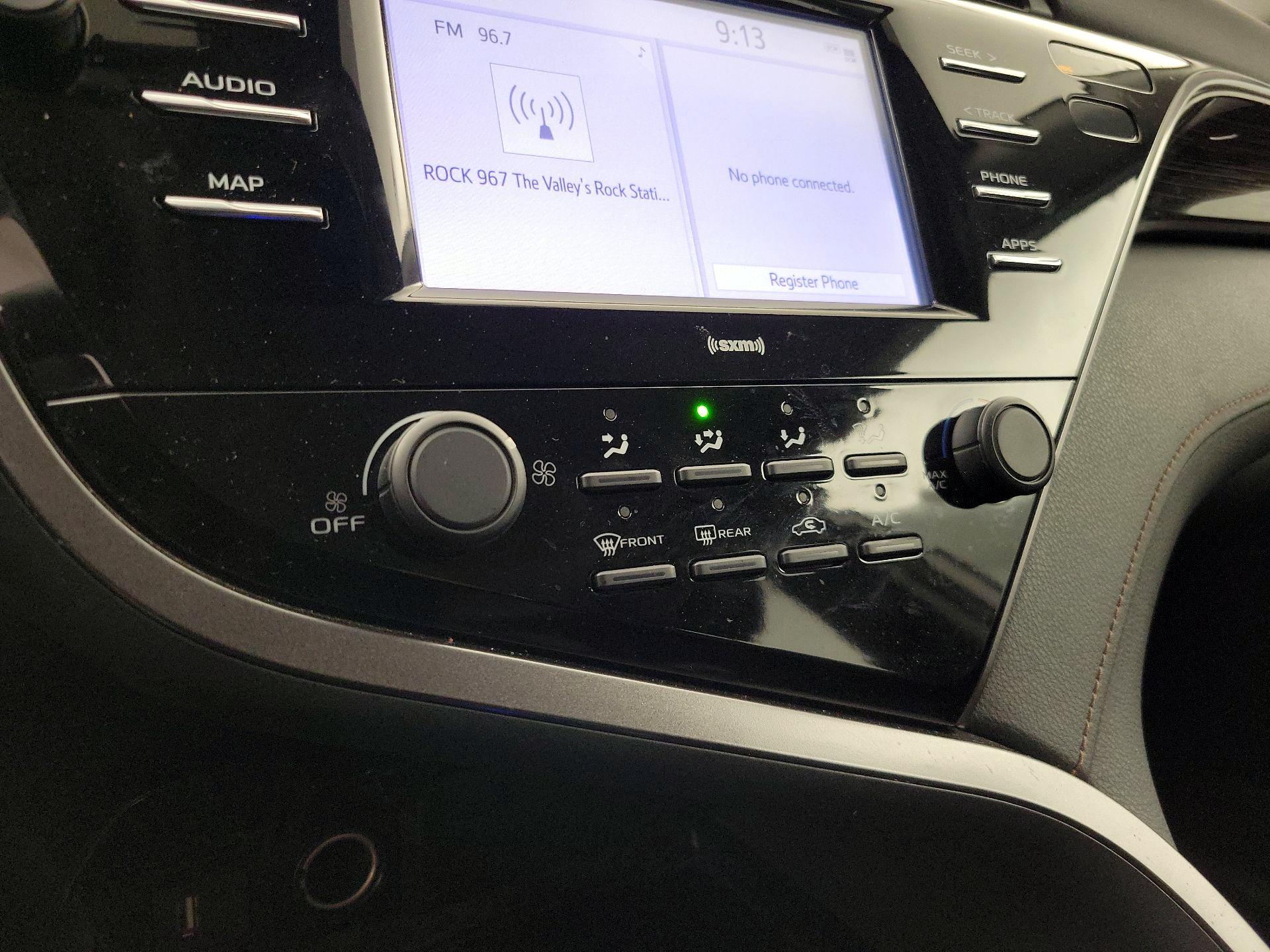 Thumbnail: 2020 Toyota Camry - 16