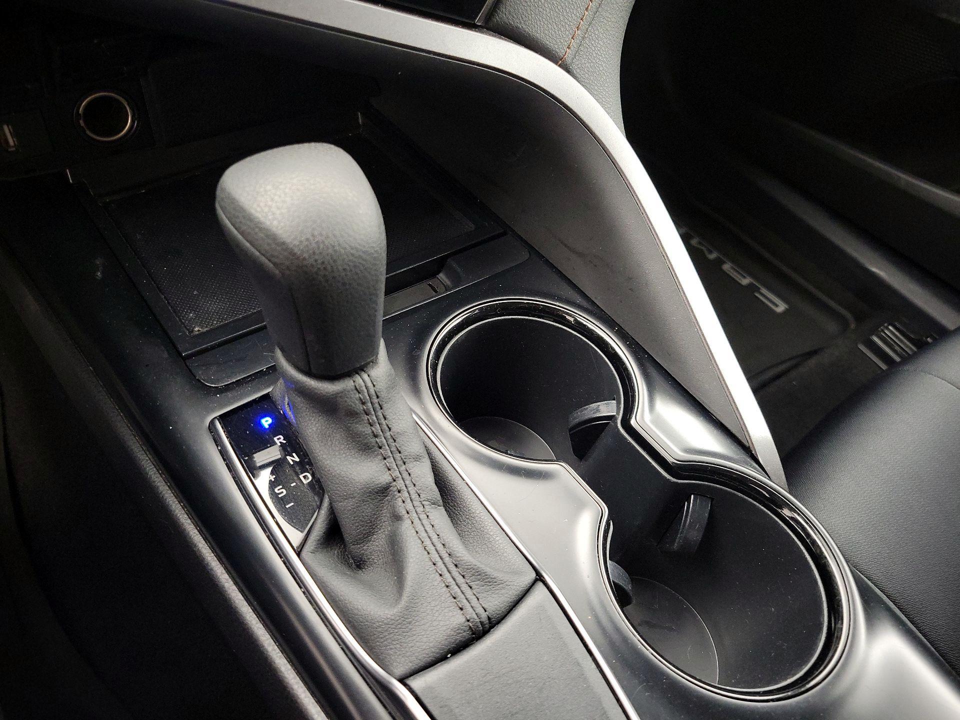 Thumbnail: 2020 Toyota Camry - 17